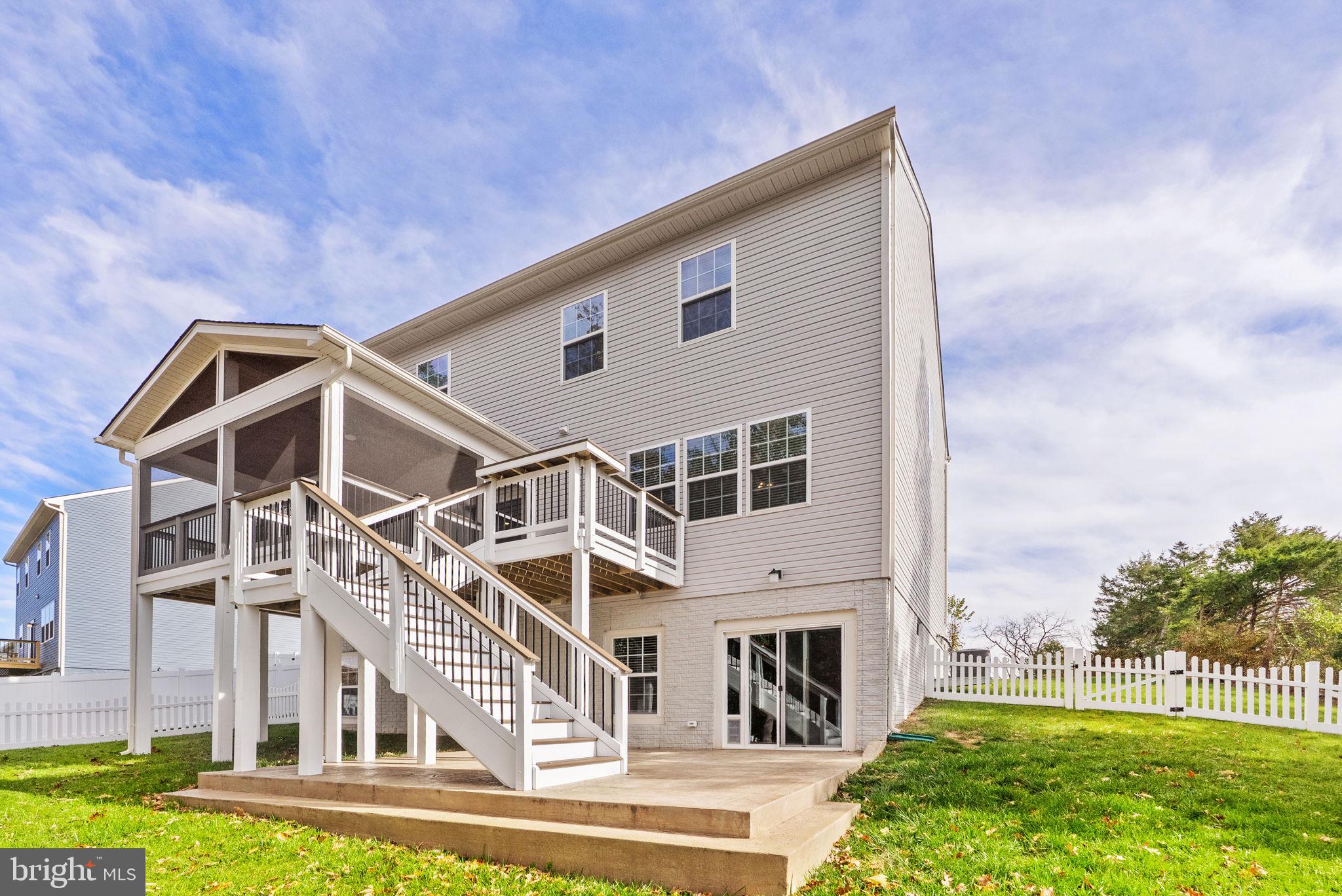 SENSENY VILLAGE - Residential