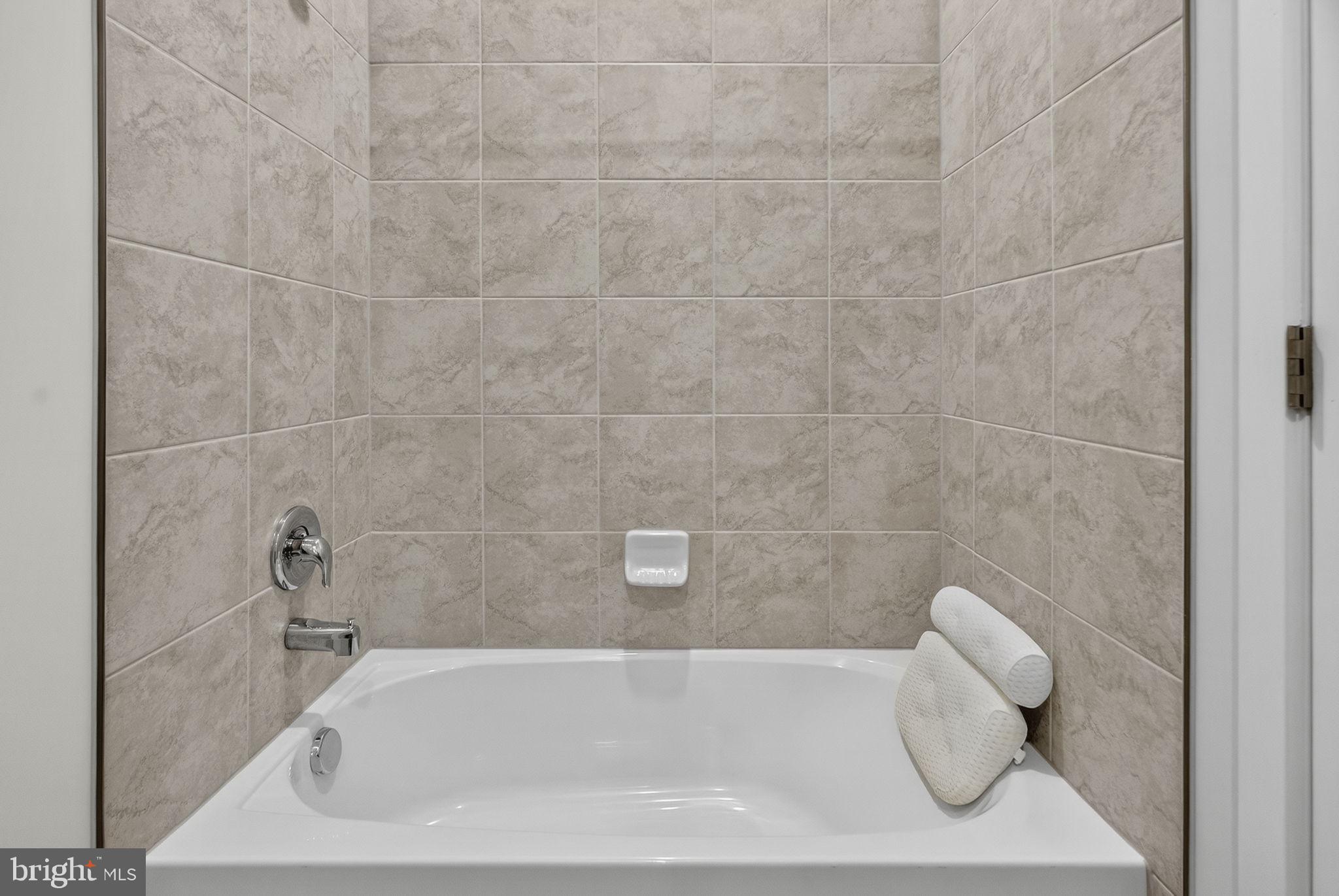 SENSENY VILLAGE - Residential