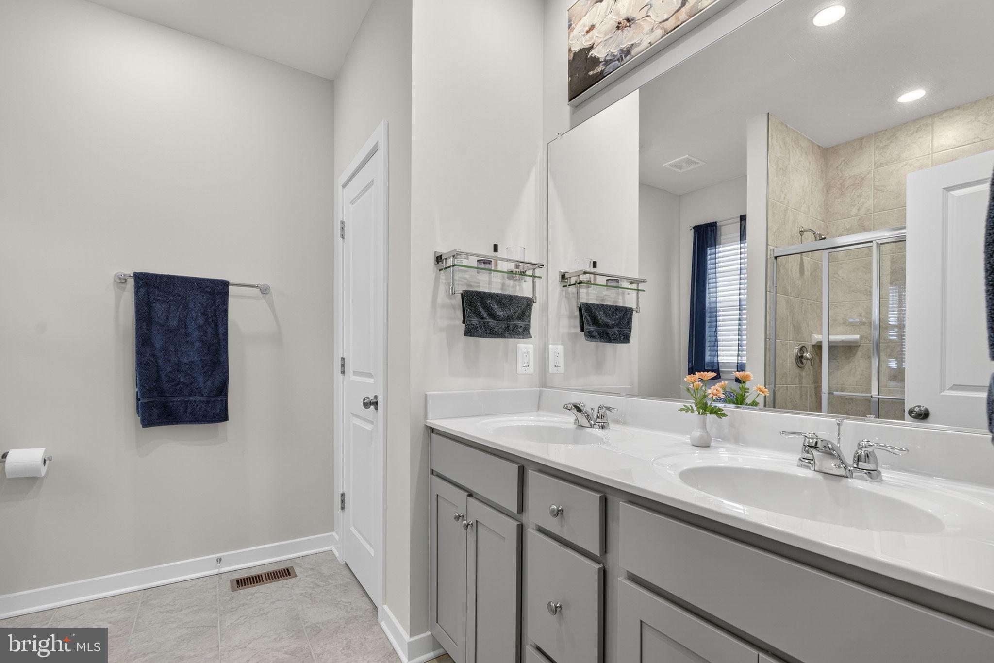 SENSENY VILLAGE - Residential