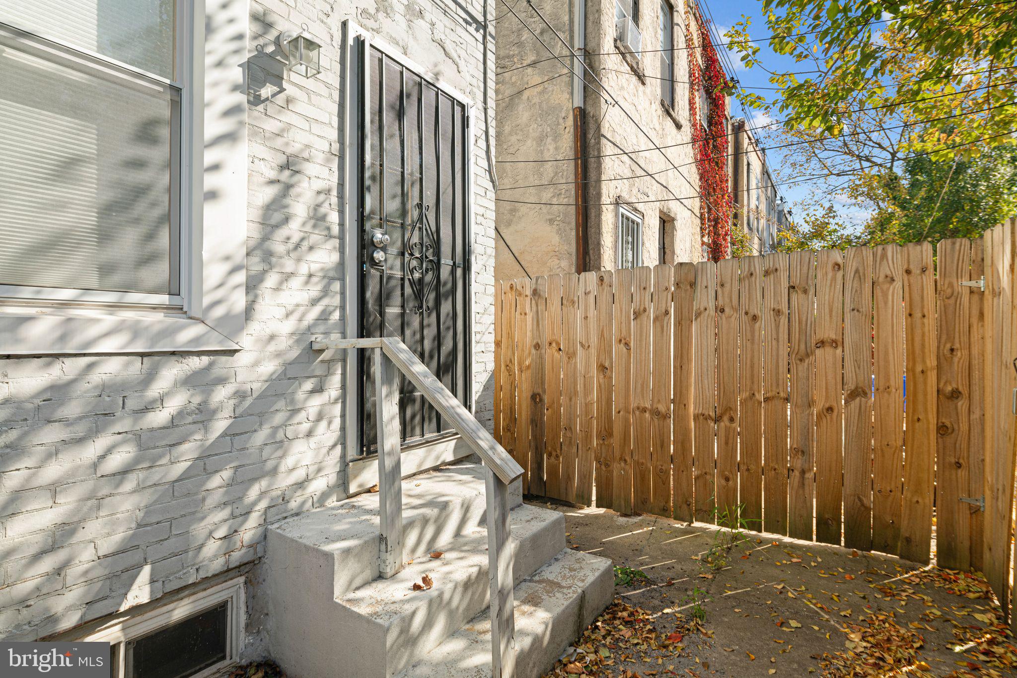 SQUIRREL HILL - Residential