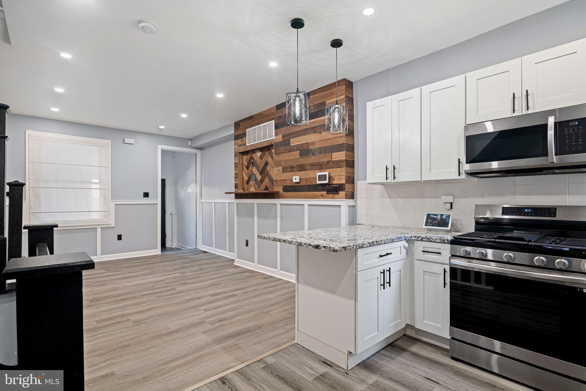 SQUIRREL HILL - Residential