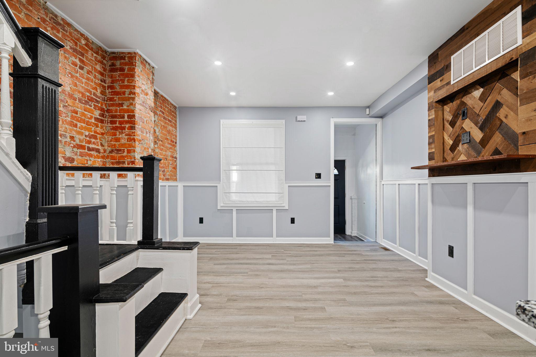 SQUIRREL HILL - Residential