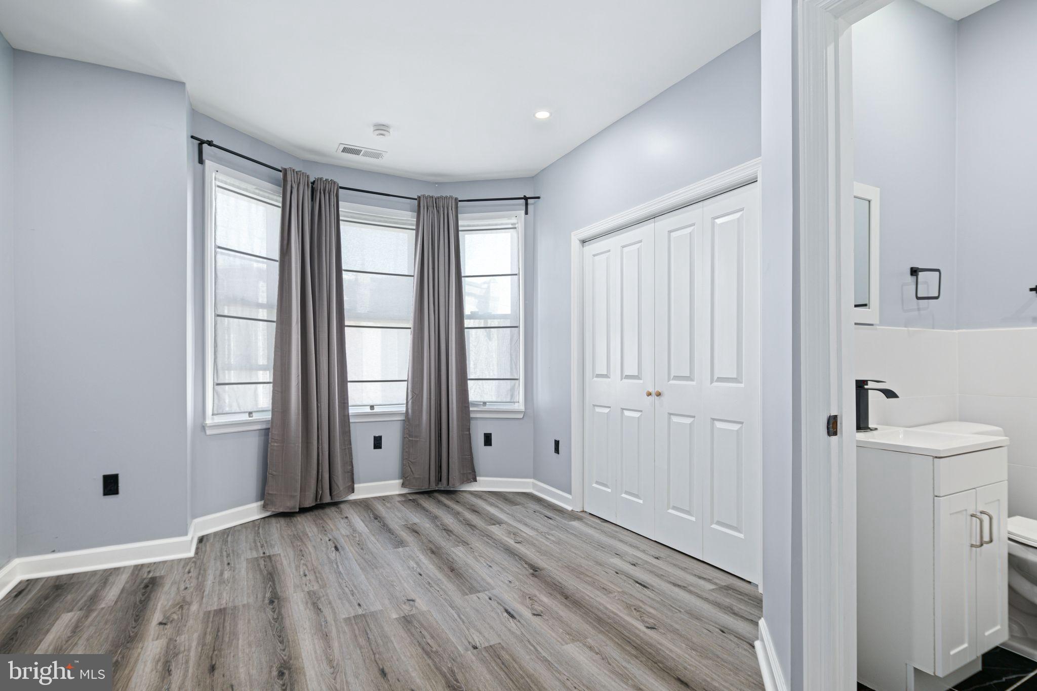 SQUIRREL HILL - Residential