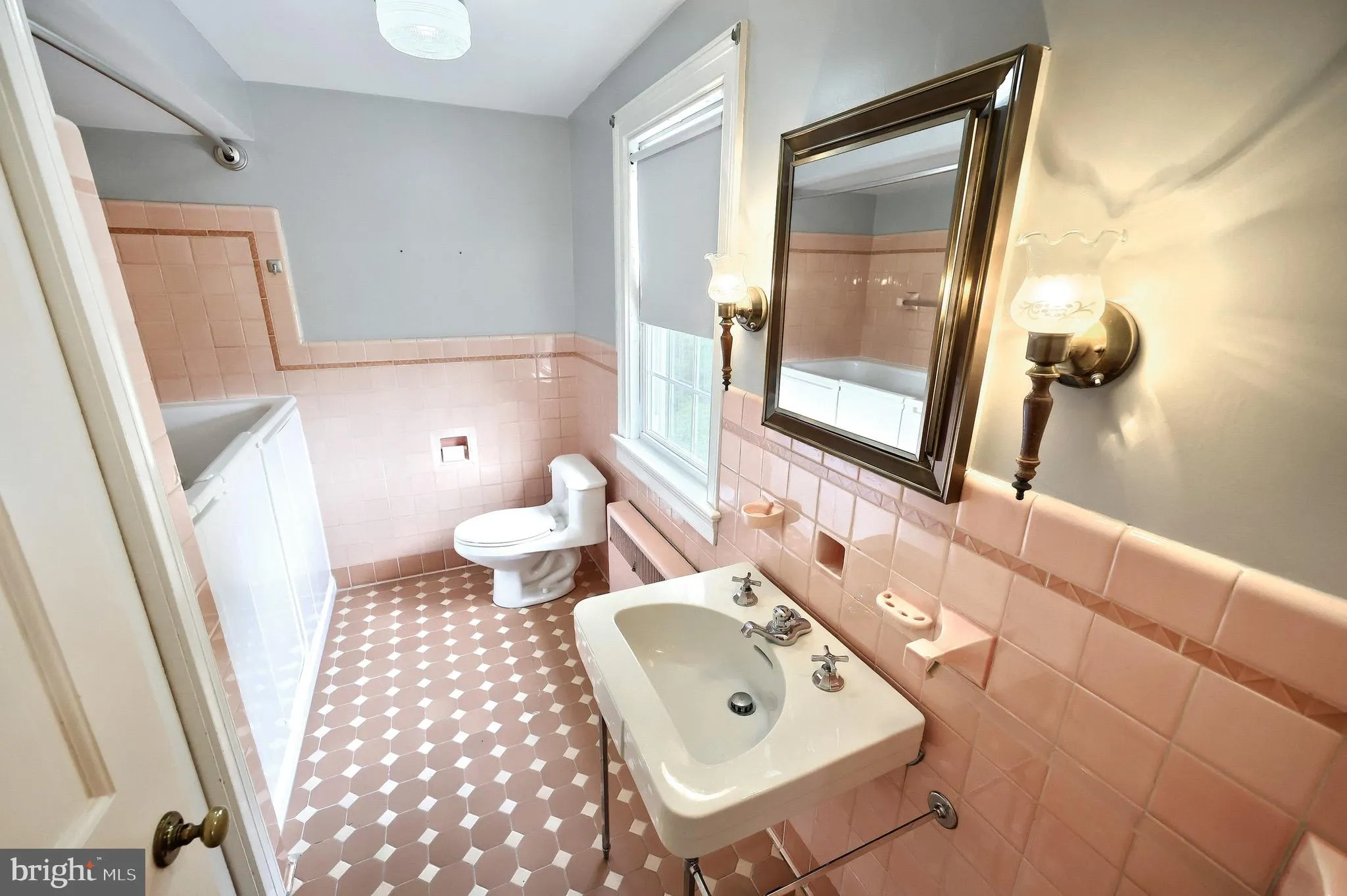 York, Pennsylvania 17404, United States, 3 Bedrooms Bedrooms, ,2 BathroomsBathrooms,Residential,Active,206096