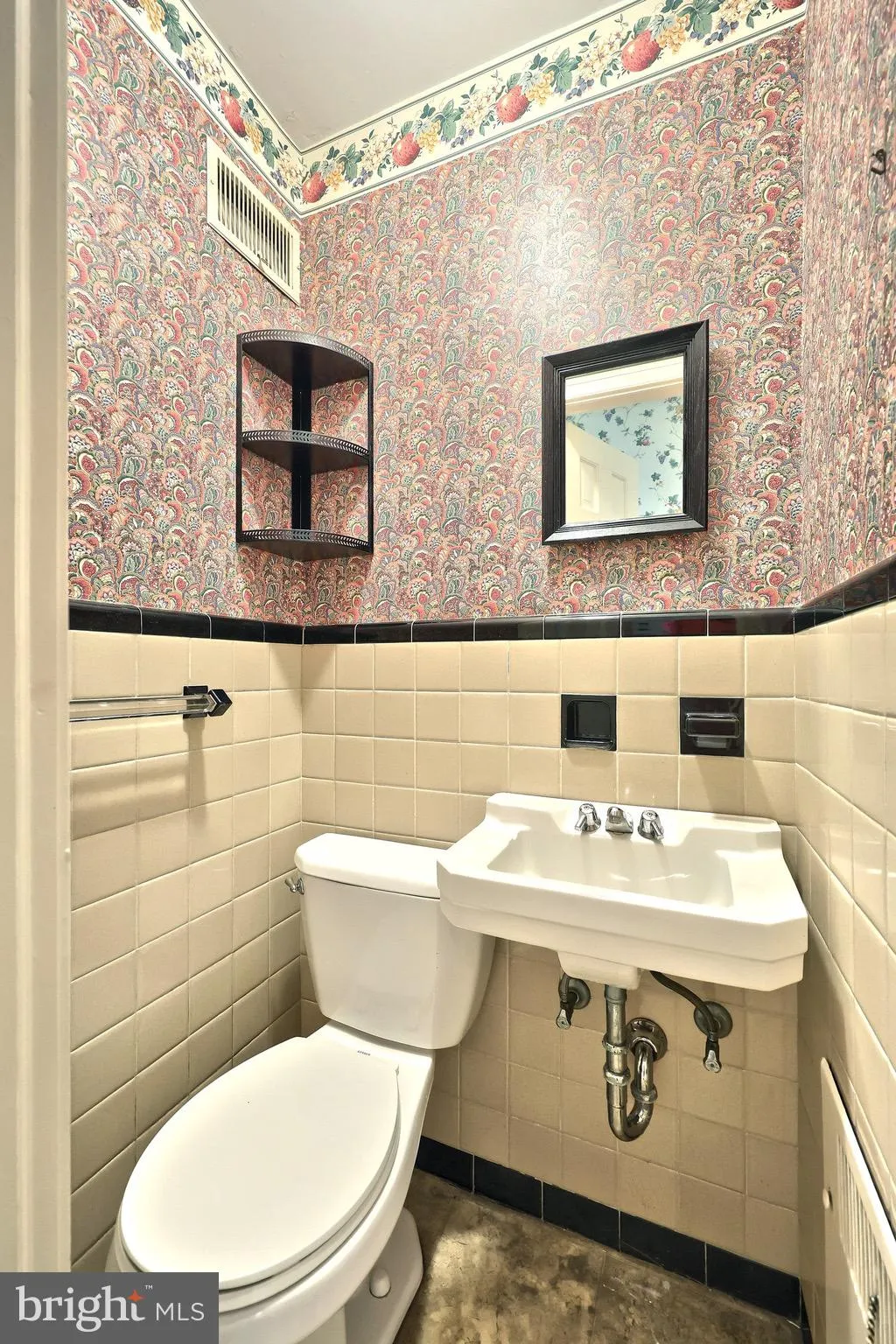 York, Pennsylvania 17404, United States, 3 Bedrooms Bedrooms, ,2 BathroomsBathrooms,Residential,Active,206096