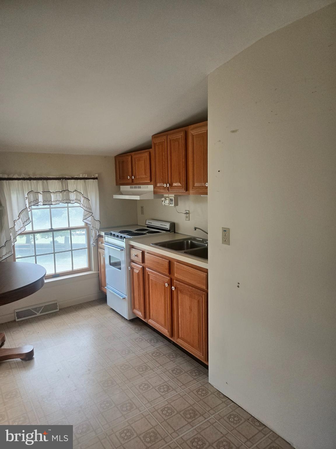 100 N GUTHRIESVILLE ROAD