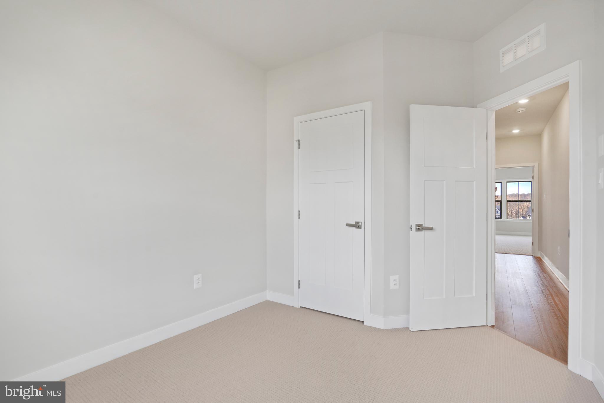 LAKE LINGANORE OAKDALE - Residential