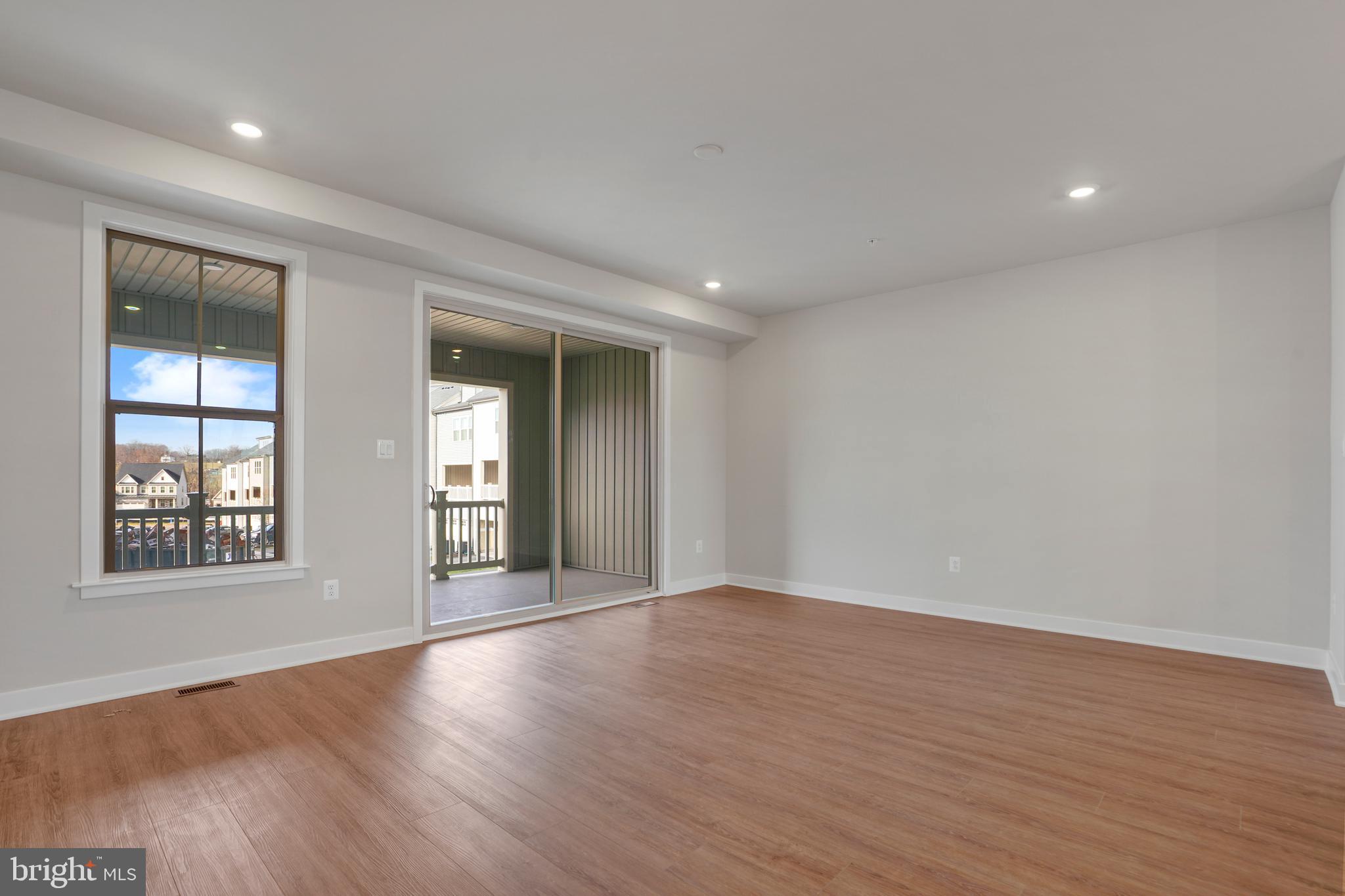 LAKE LINGANORE OAKDALE - Residential