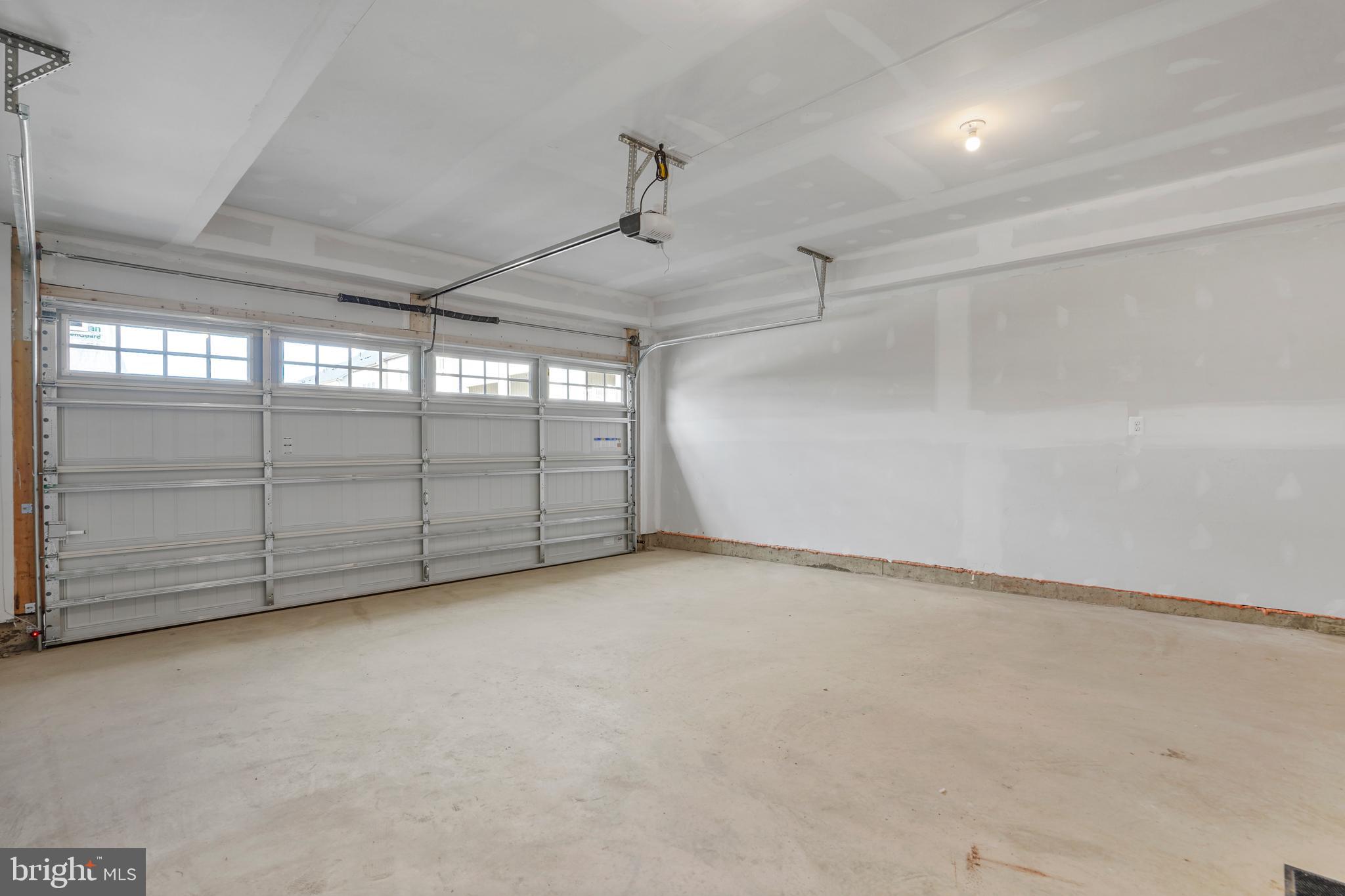 LAKE LINGANORE OAKDALE - Residential