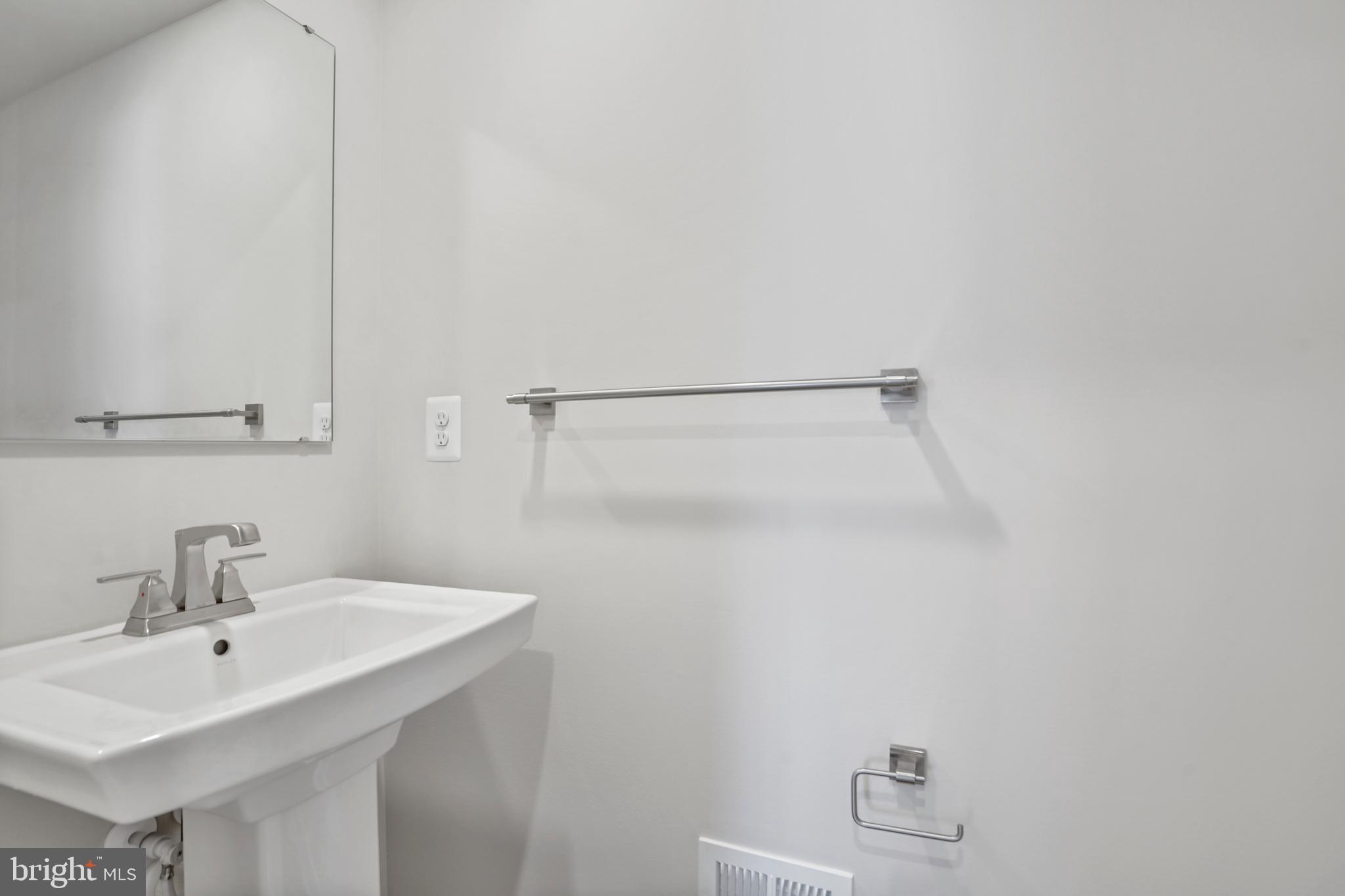 LAKE LINGANORE OAKDALE - Residential