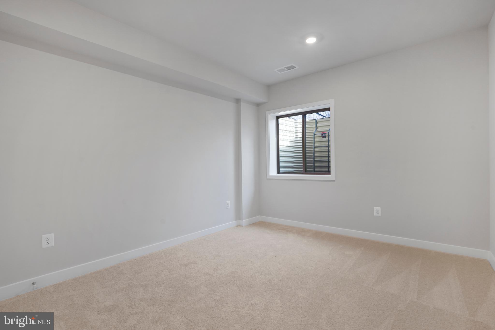 LAKE LINGANORE OAKDALE - Residential