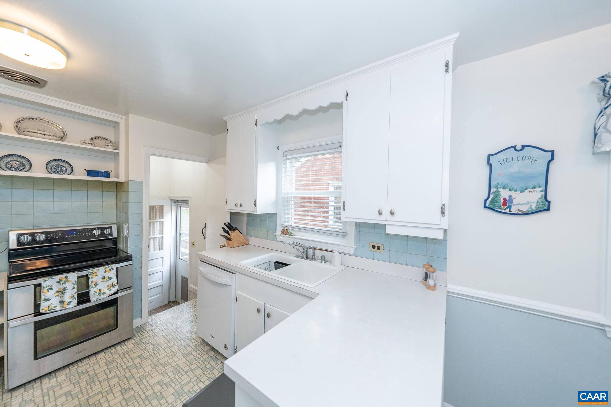 LOCUST GROVE - Residential