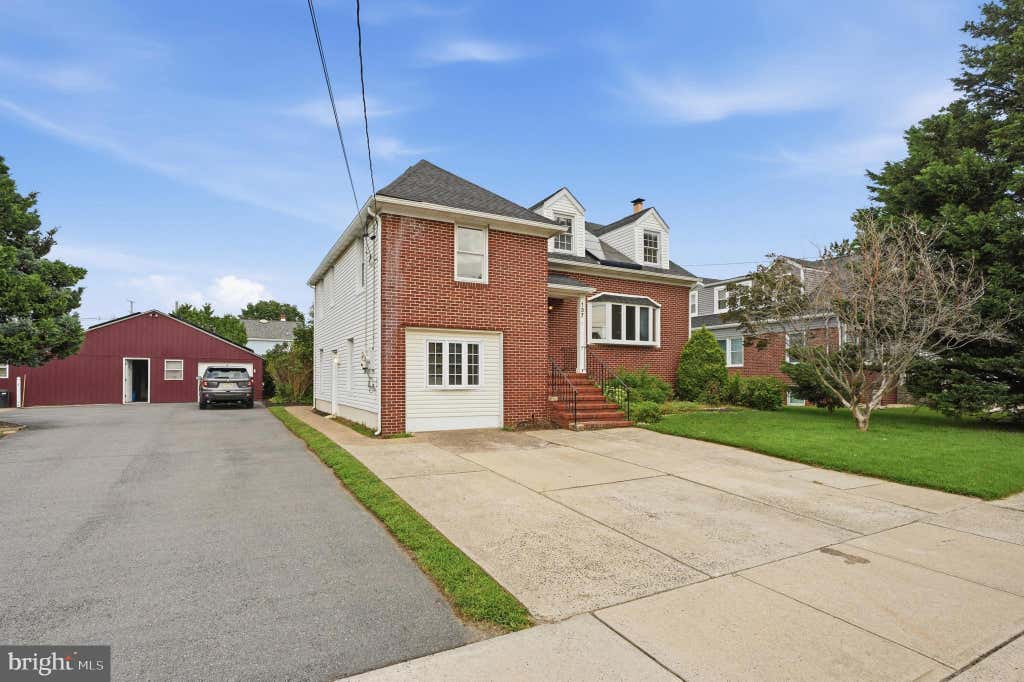 Photo of 137 Thropp Avenue, HAMILTON, NJ 08610 (MLS # NJME2082598)