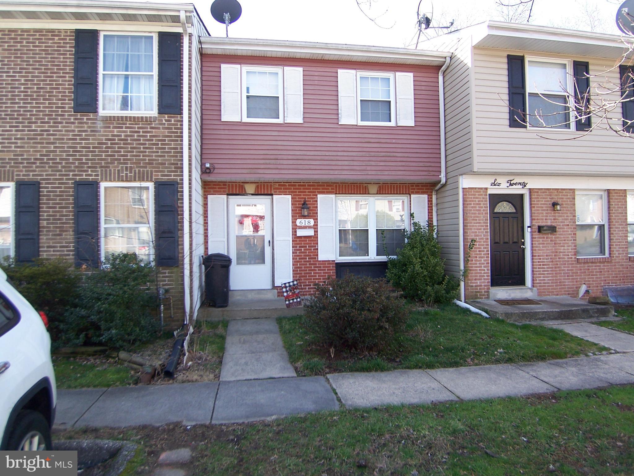 618 YORKSHIRE DRIVE