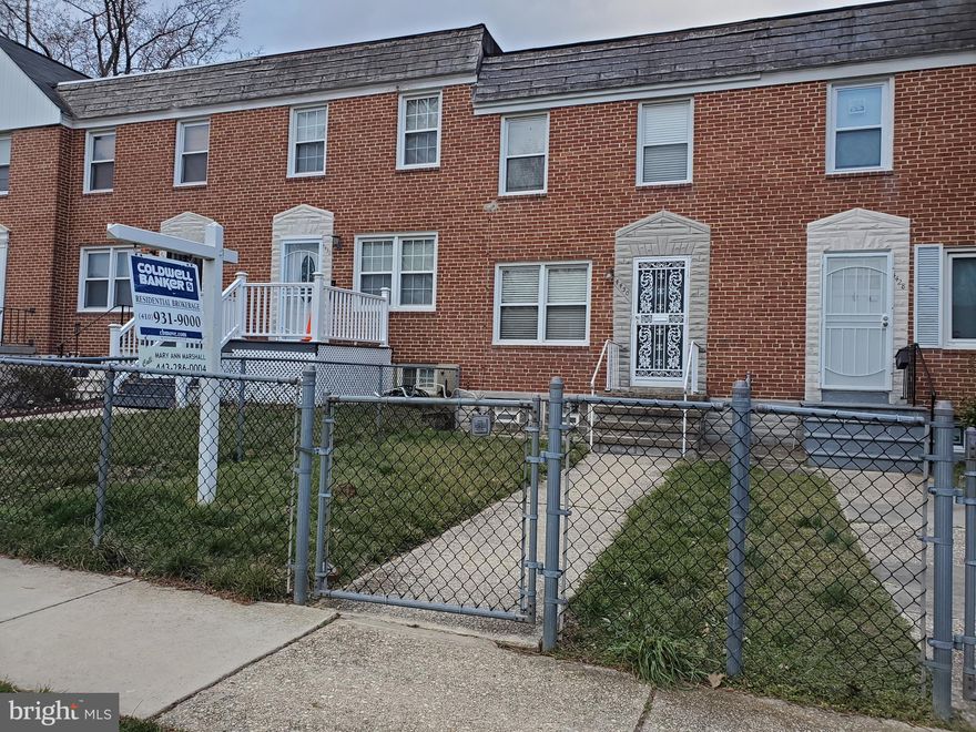 Estate sale.  Great home for first time home owner or investor.  In good condition, but could use some cosmetics.  Hardwoods under carpet.  Finished basement.  Move in and update as you go!  Strictly as-is.