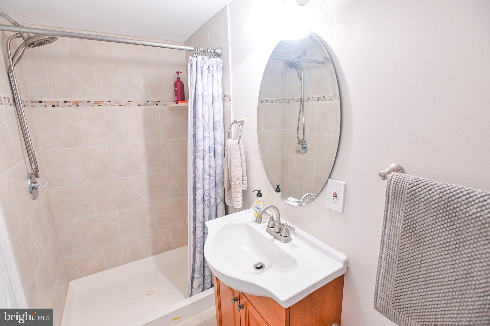 KNETTISHALL - Residential