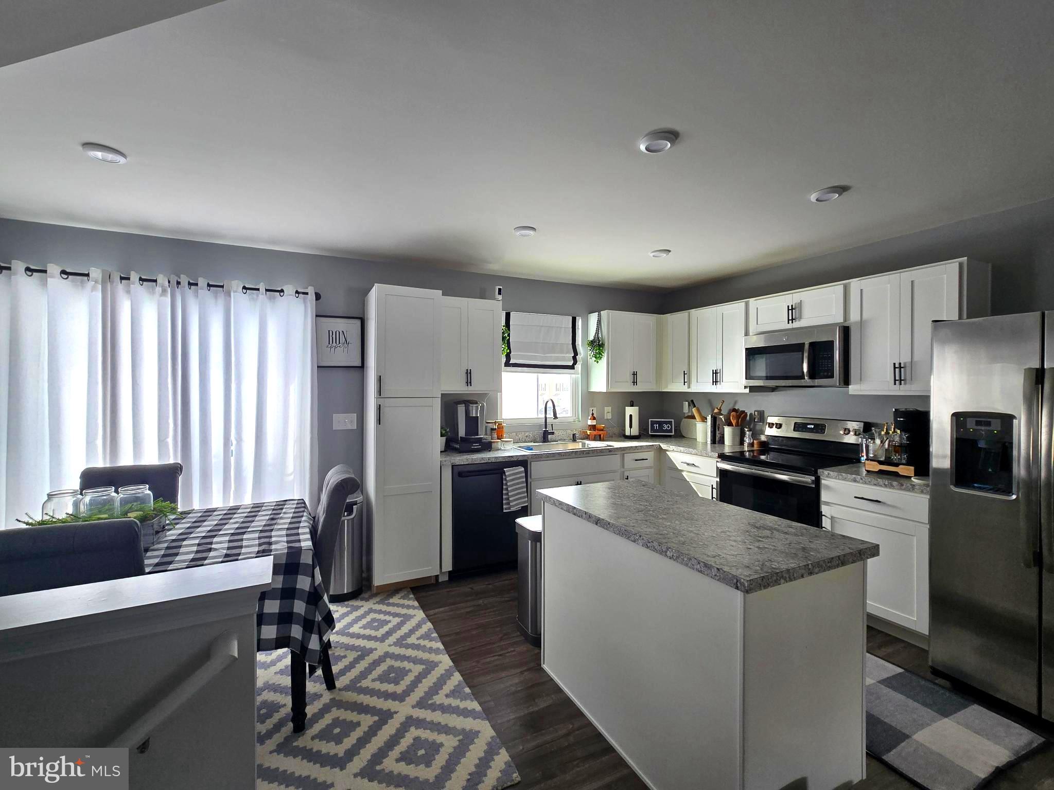 BROOKSTONE TRACE - Residential