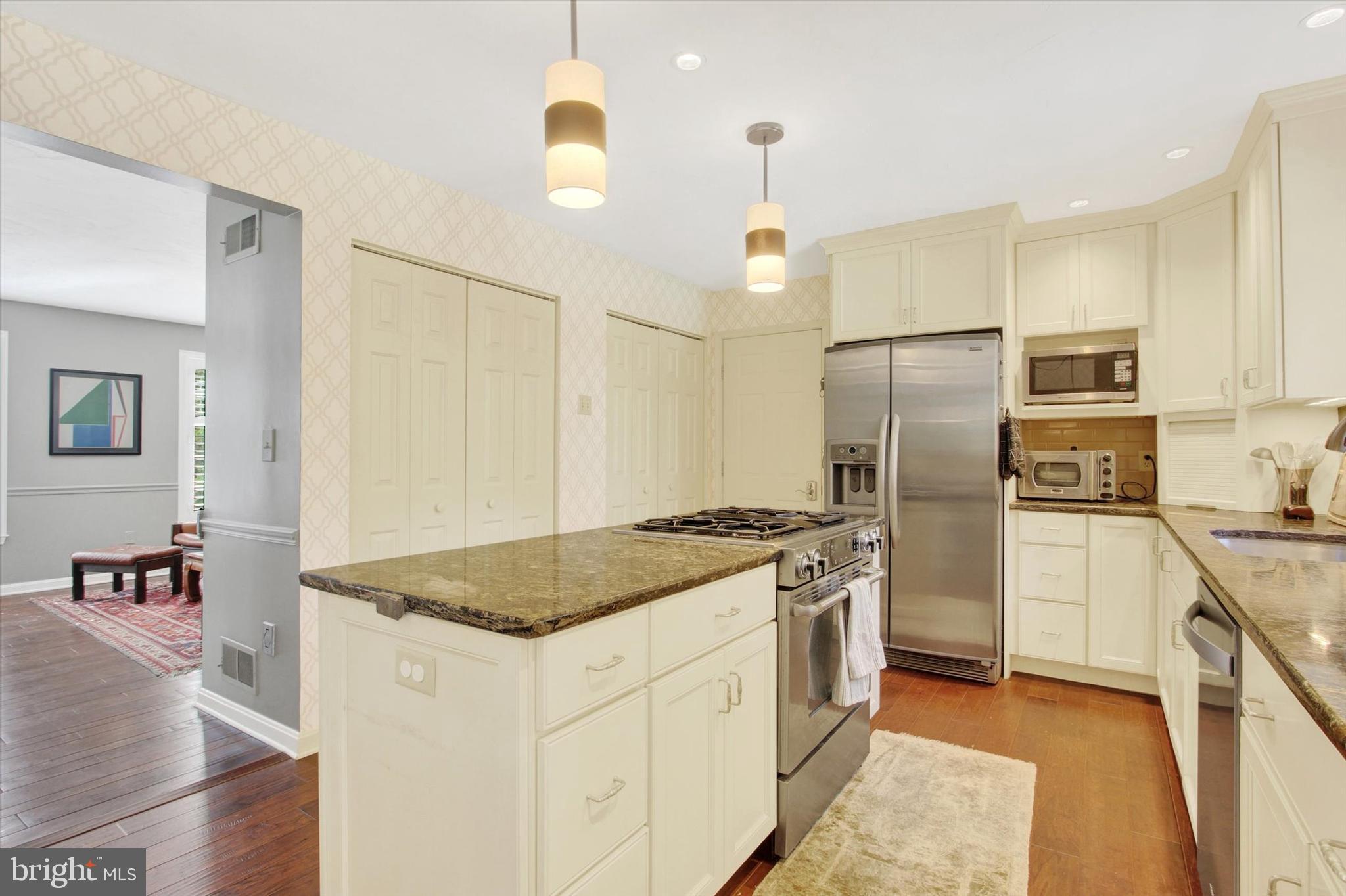 OAK HILL - Residential