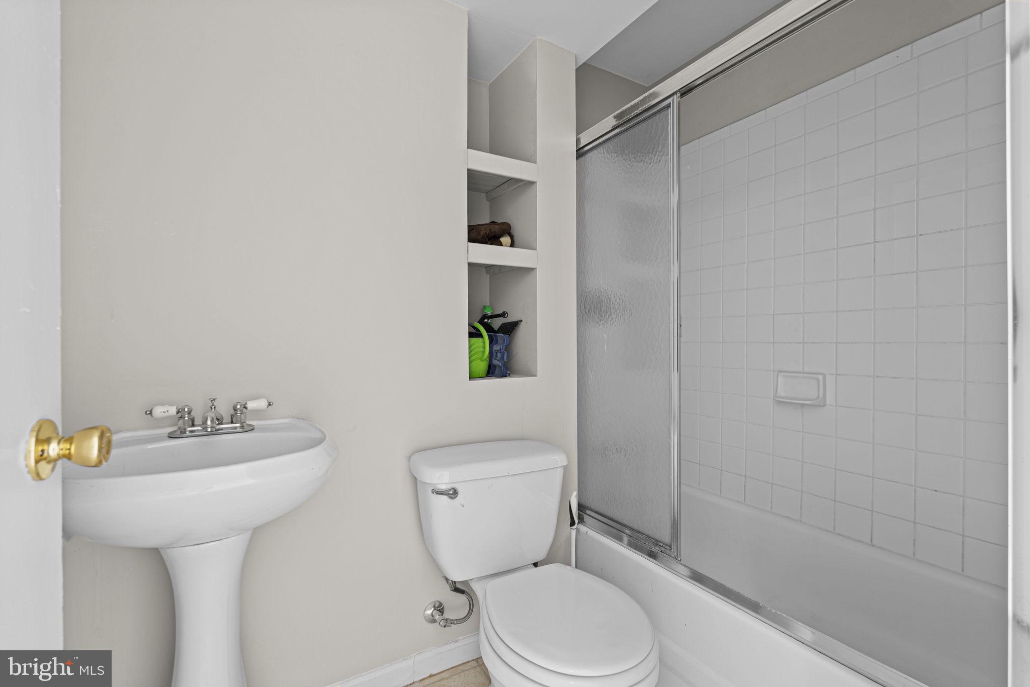 QUAIL HOLLOW - Residential