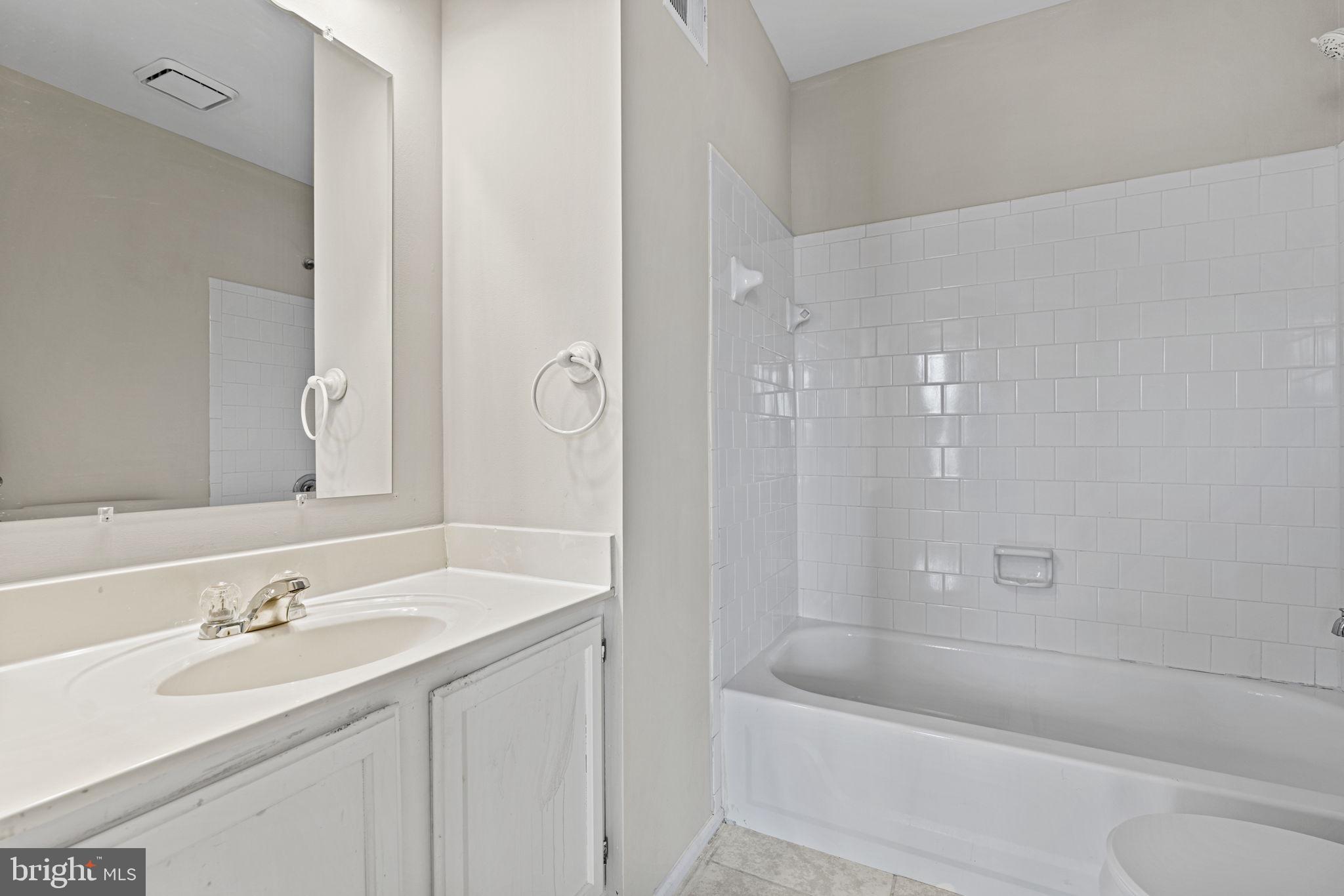 QUAIL HOLLOW - Residential