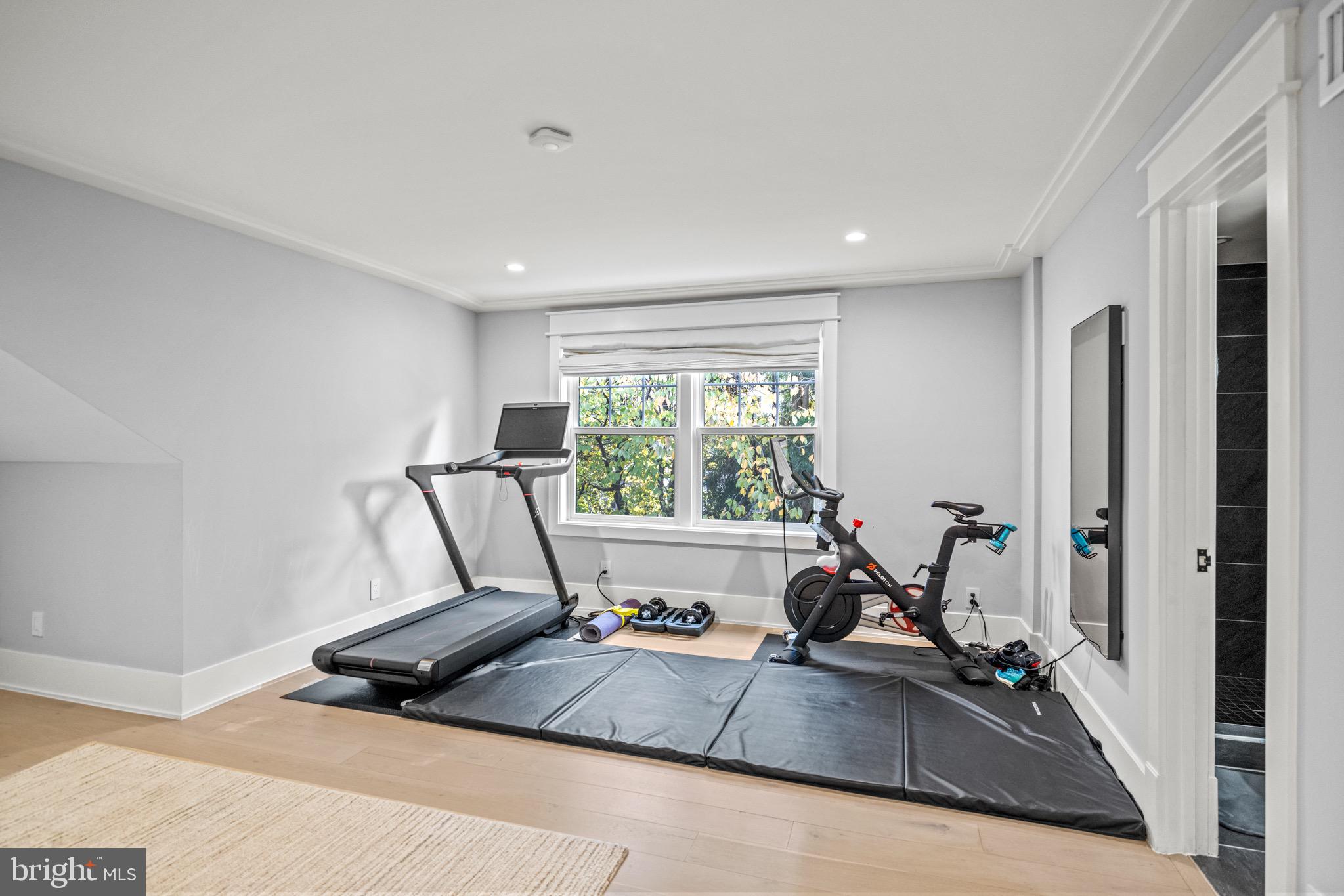 CHEVY CHASE - Residential