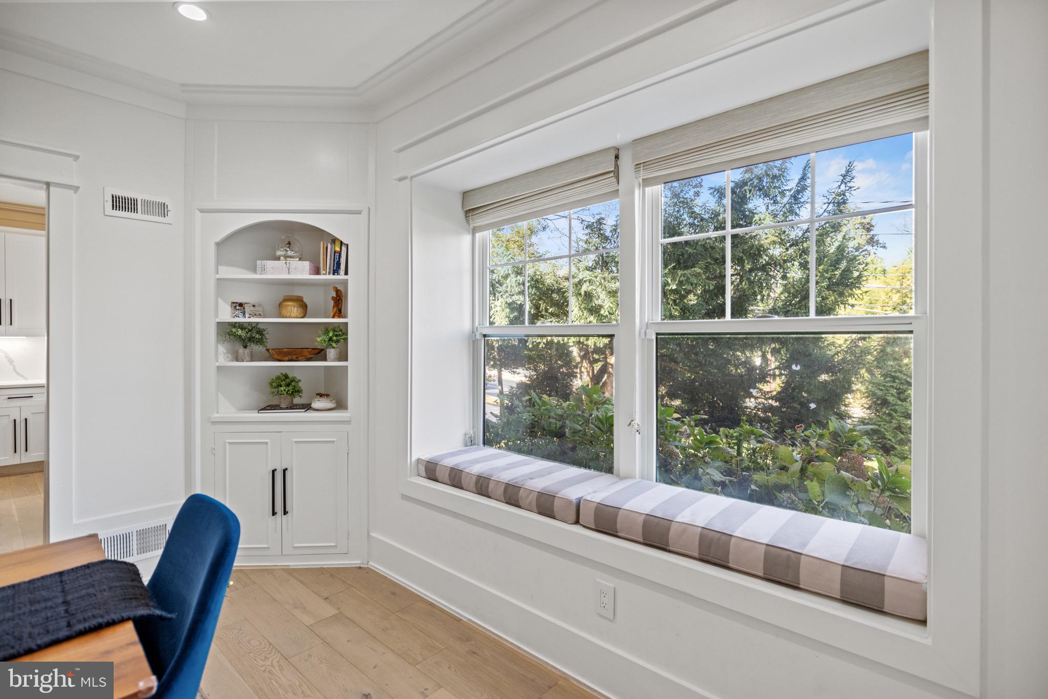 CHEVY CHASE - Residential