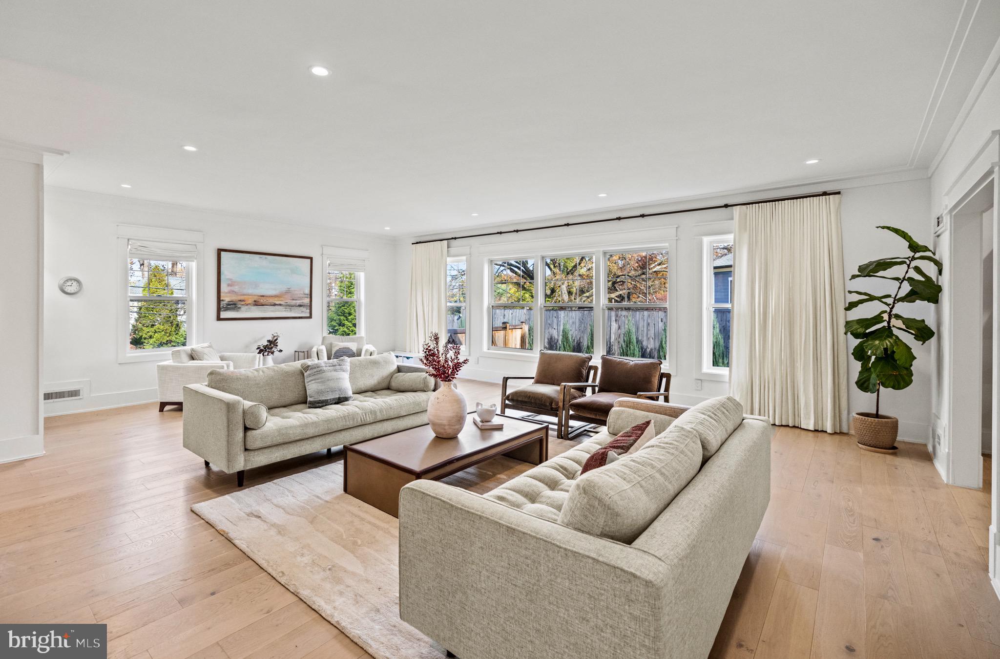 CHEVY CHASE - Residential