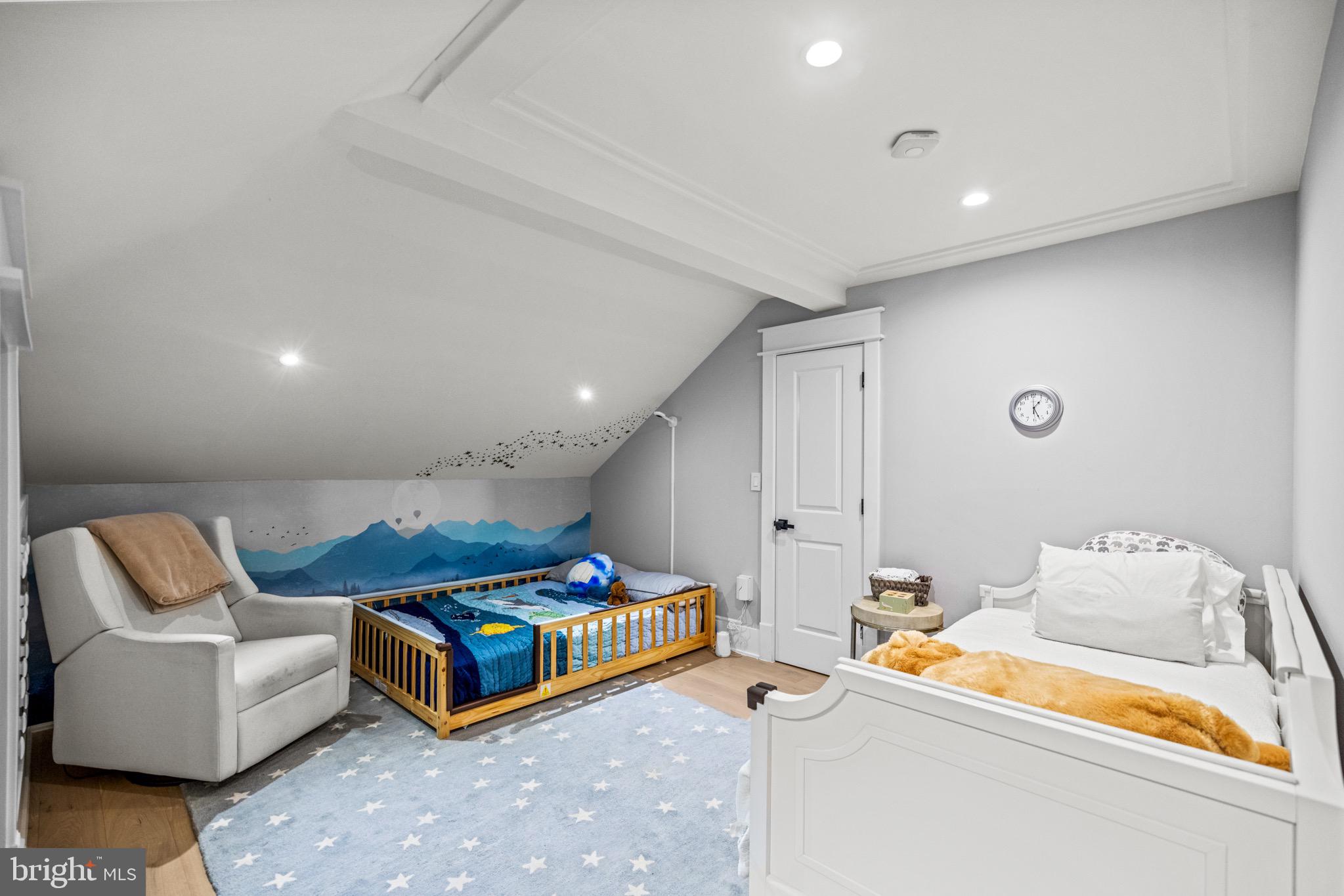 CHEVY CHASE - Residential