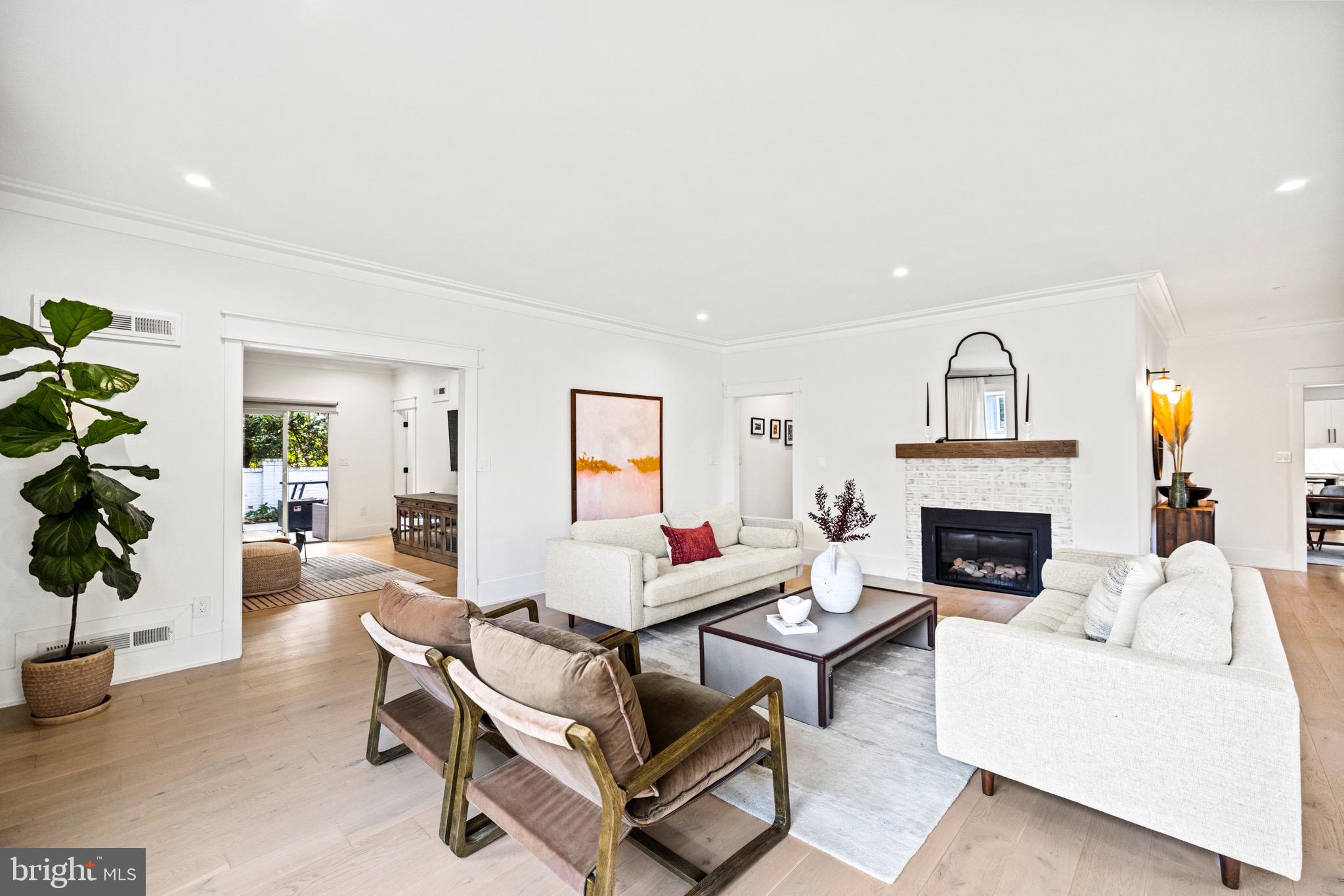 CHEVY CHASE - Residential