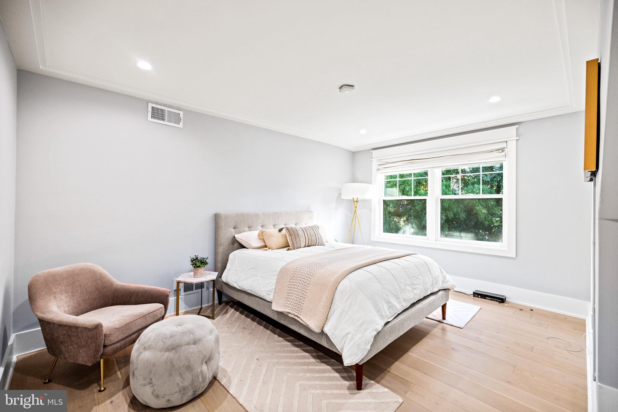 CHEVY CHASE - Residential