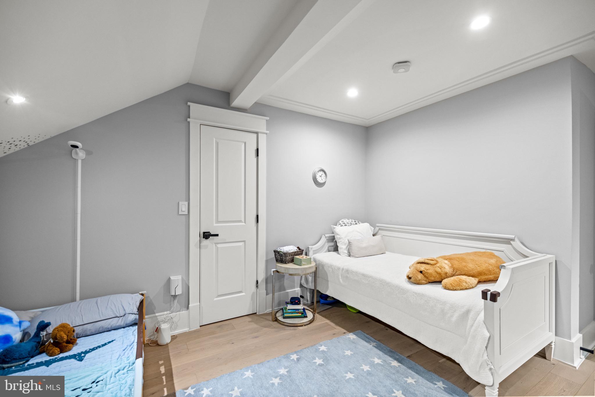 CHEVY CHASE - Residential