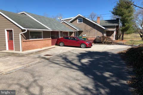 Photo of 21680 Leitersburg Pike, HAGERSTOWN, MD 21742 (MLS # MDWA2036734)