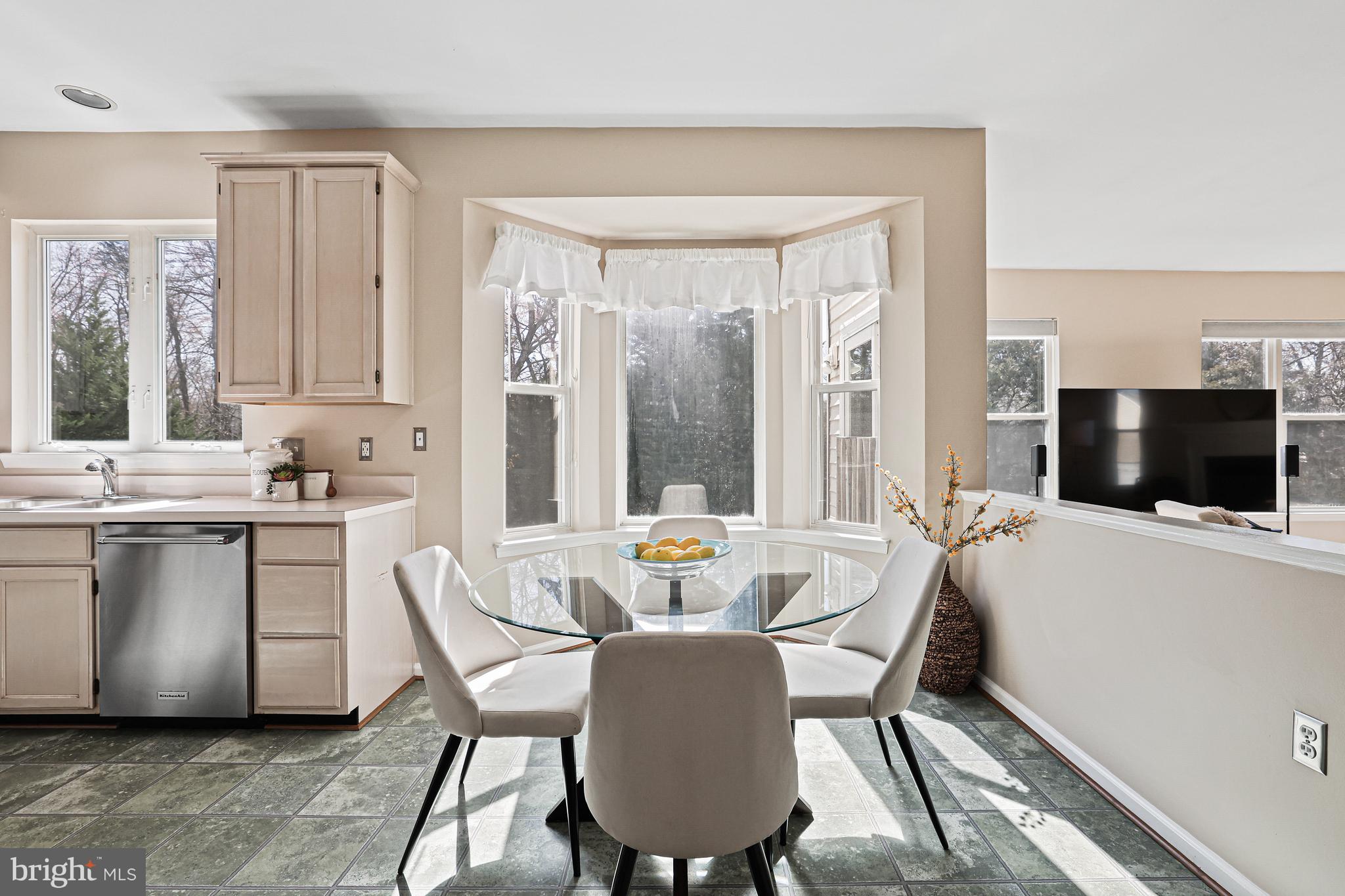 SYCAMORE LAKES - Residential