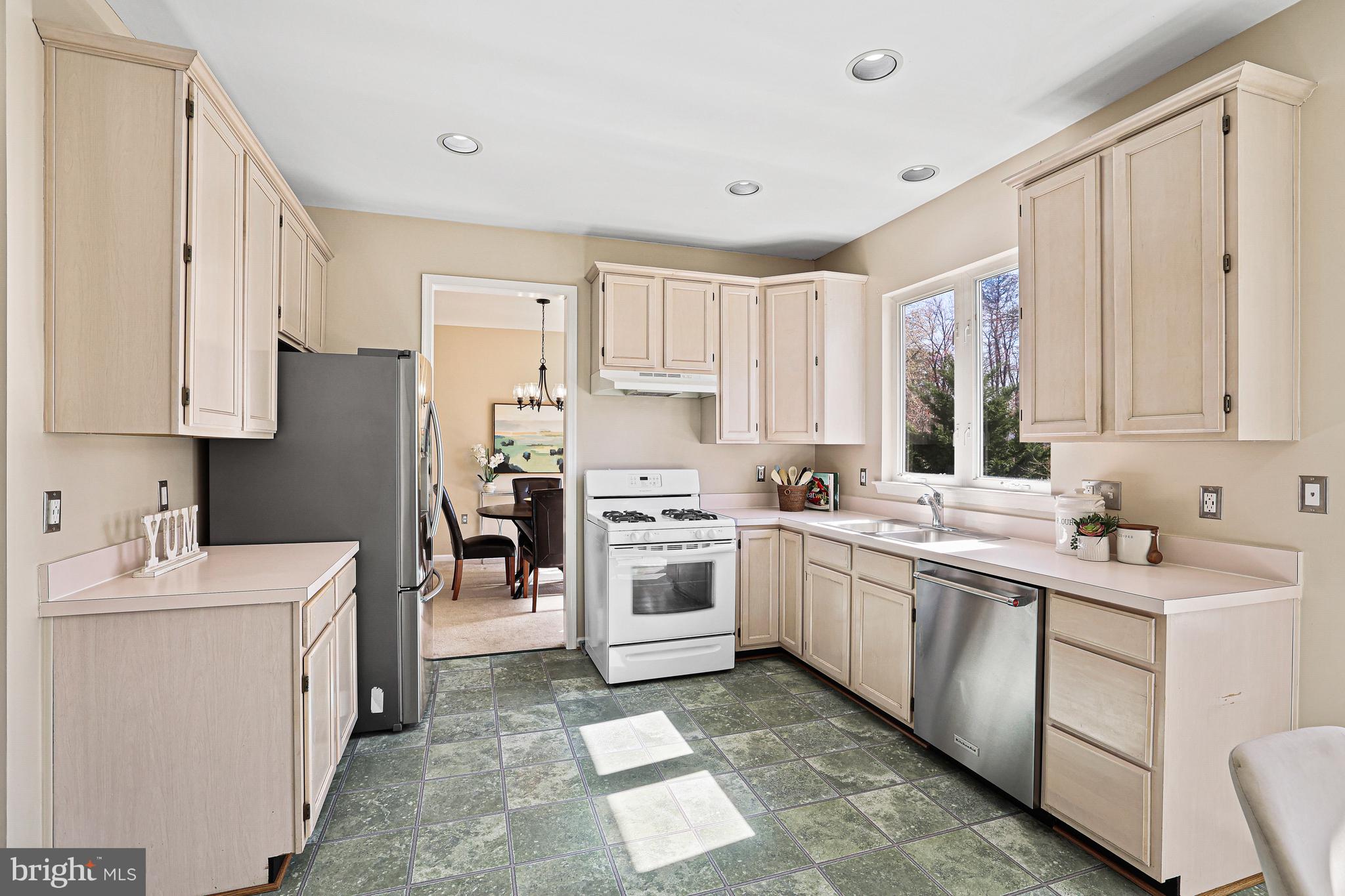 SYCAMORE LAKES - Residential