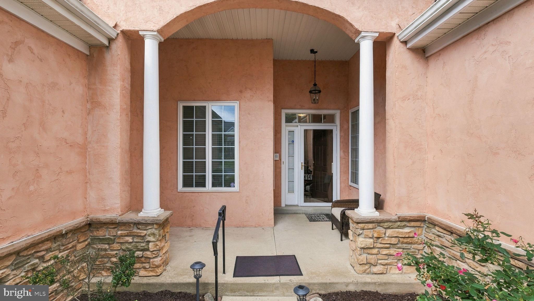1162 MAXWELL MANOR