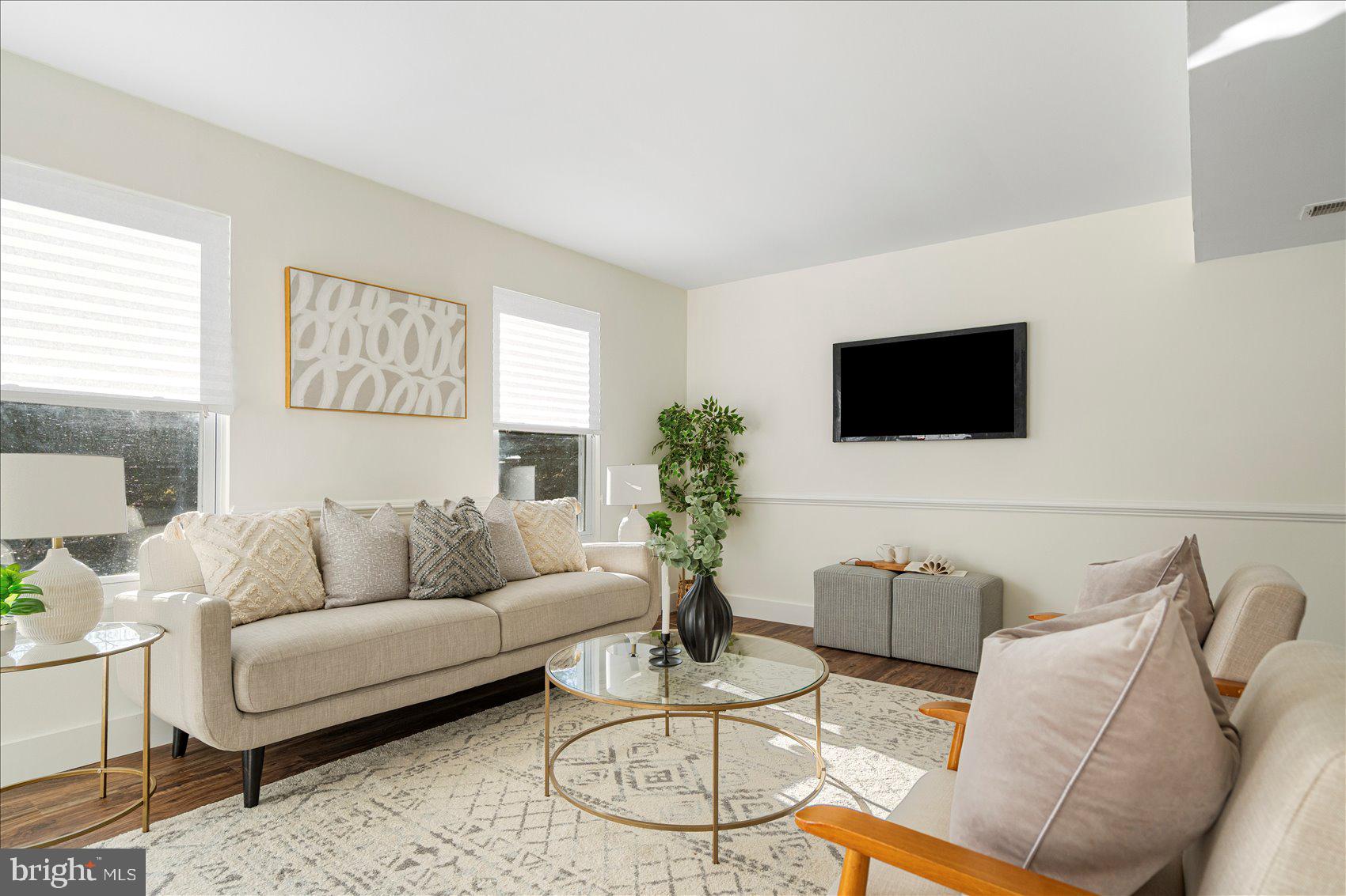 KINGS COURT - Residential