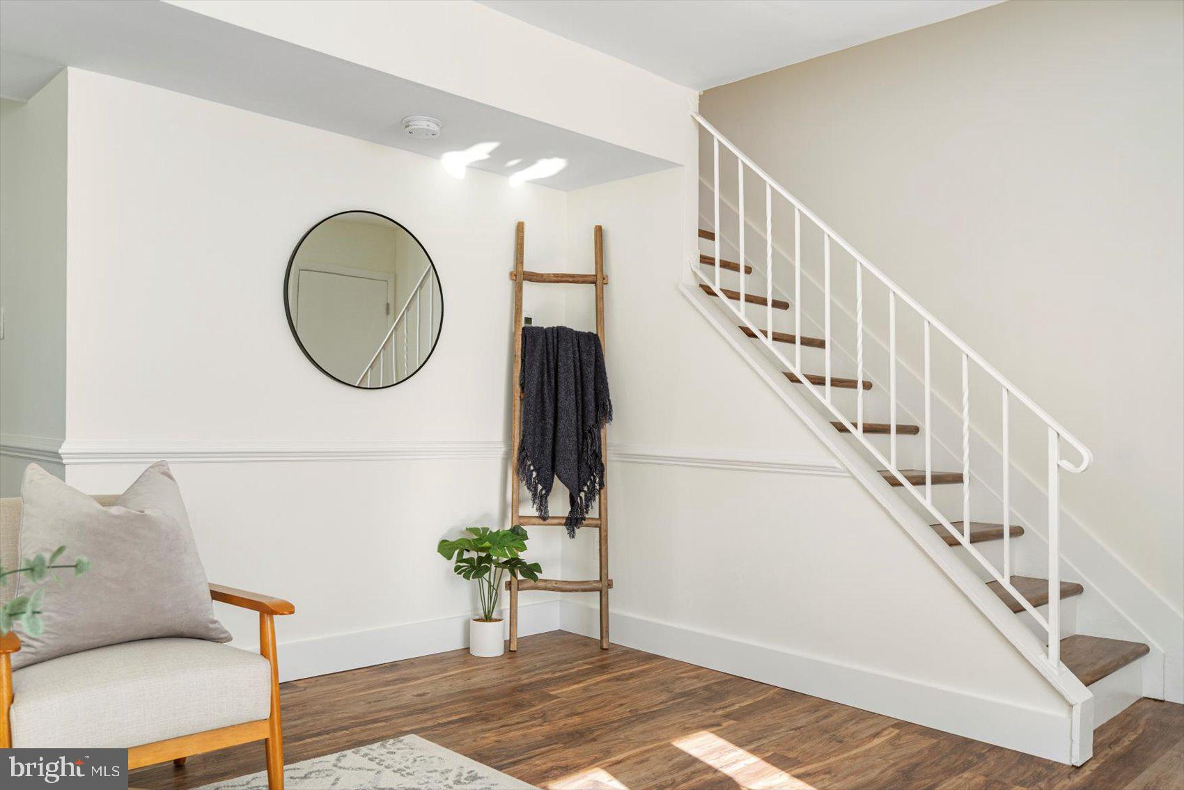 KINGS COURT - Residential