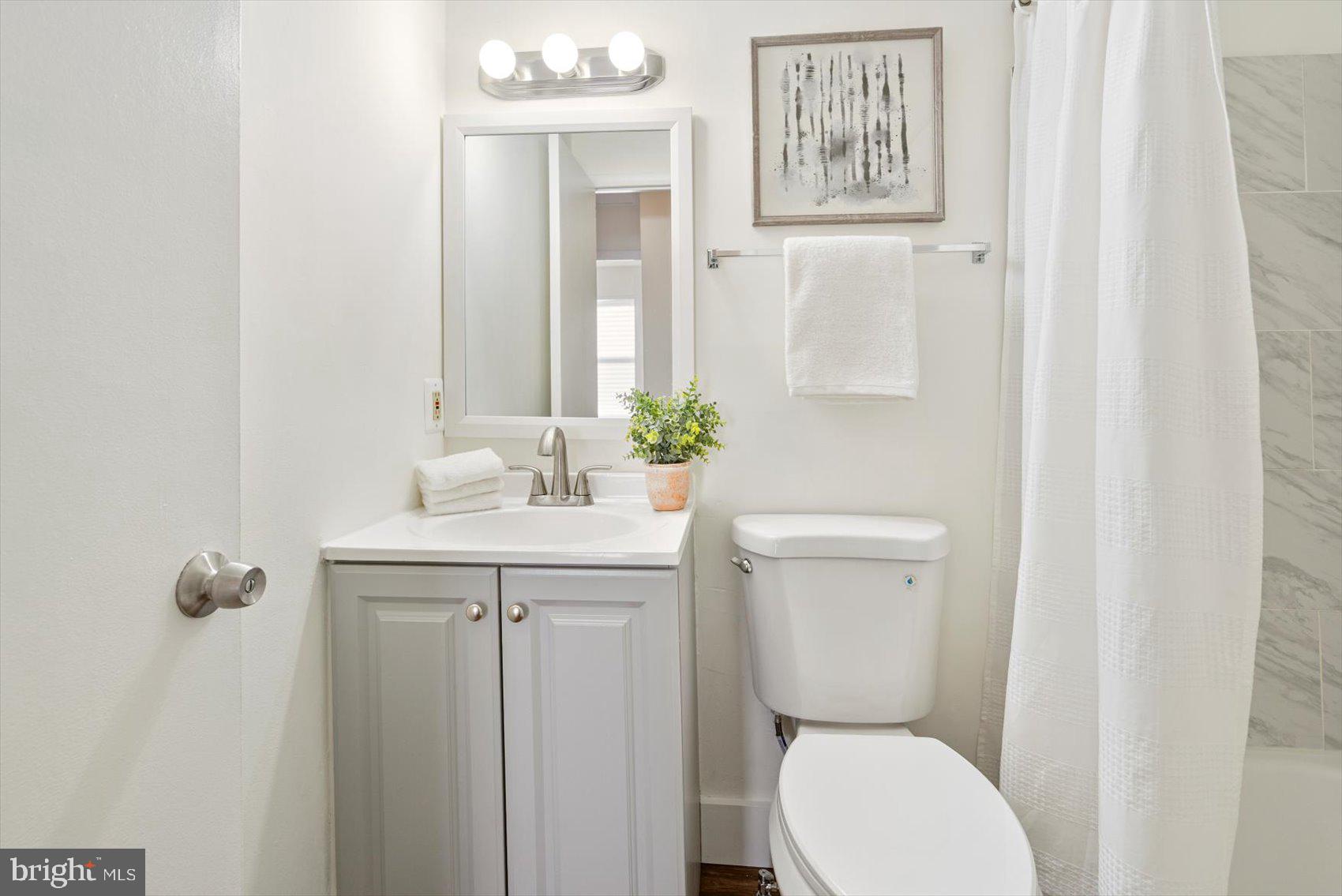 KINGS COURT - Residential