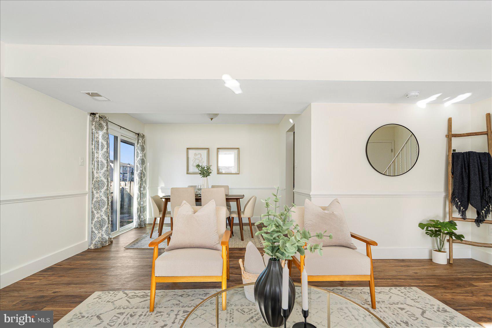 KINGS COURT - Residential