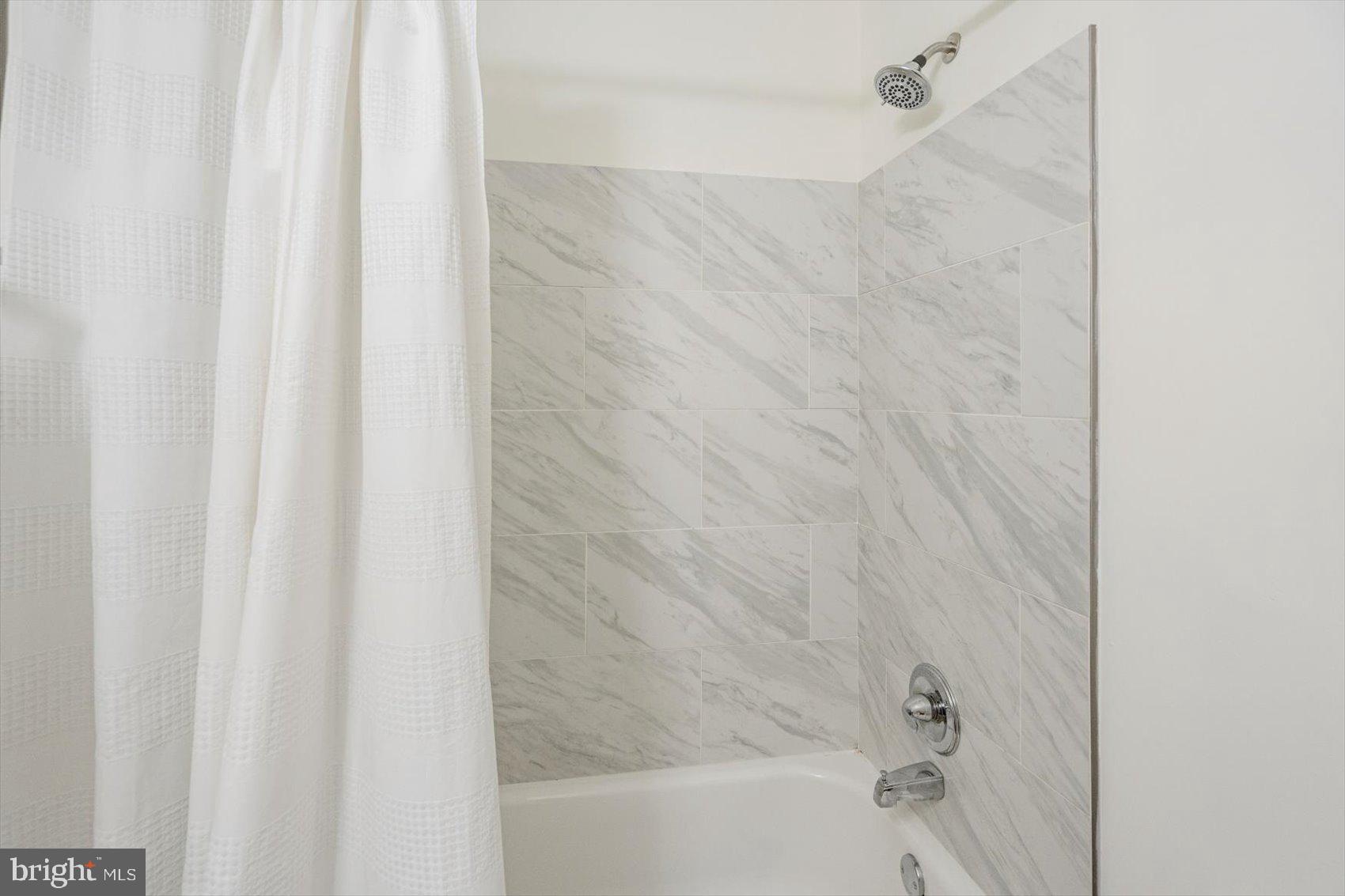 KINGS COURT - Residential