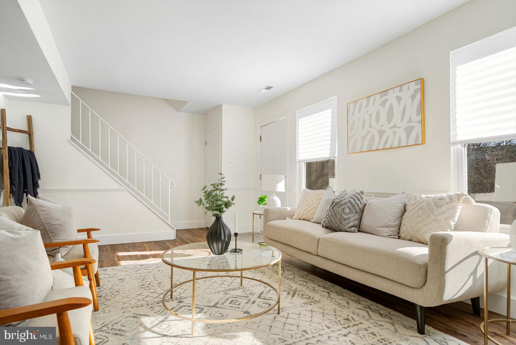 KINGS COURT - Residential