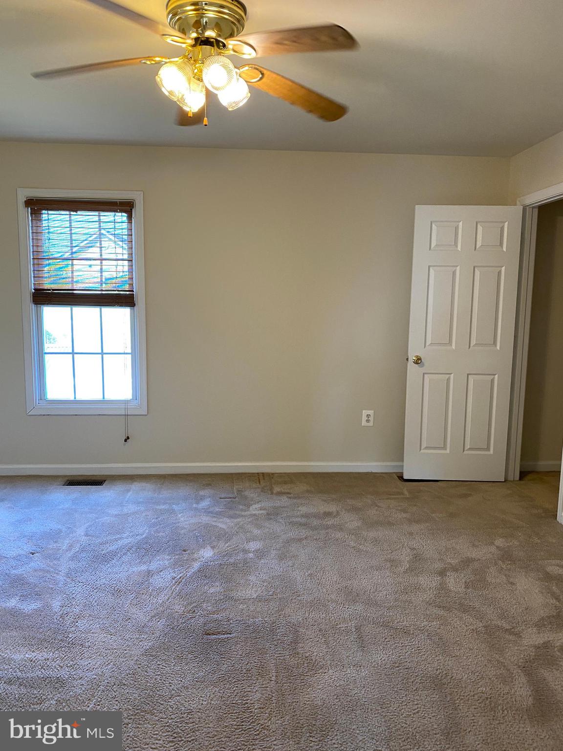 DOWNTOWN FREDERICKSBURG - Residential Lease