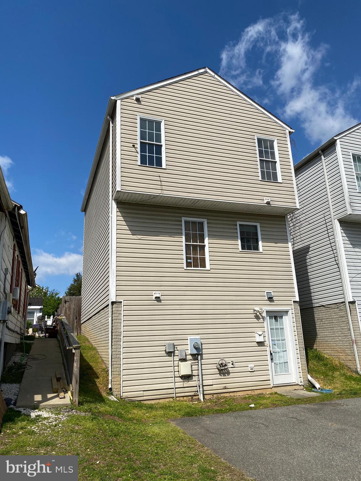 DOWNTOWN FREDERICKSBURG - Residential Lease