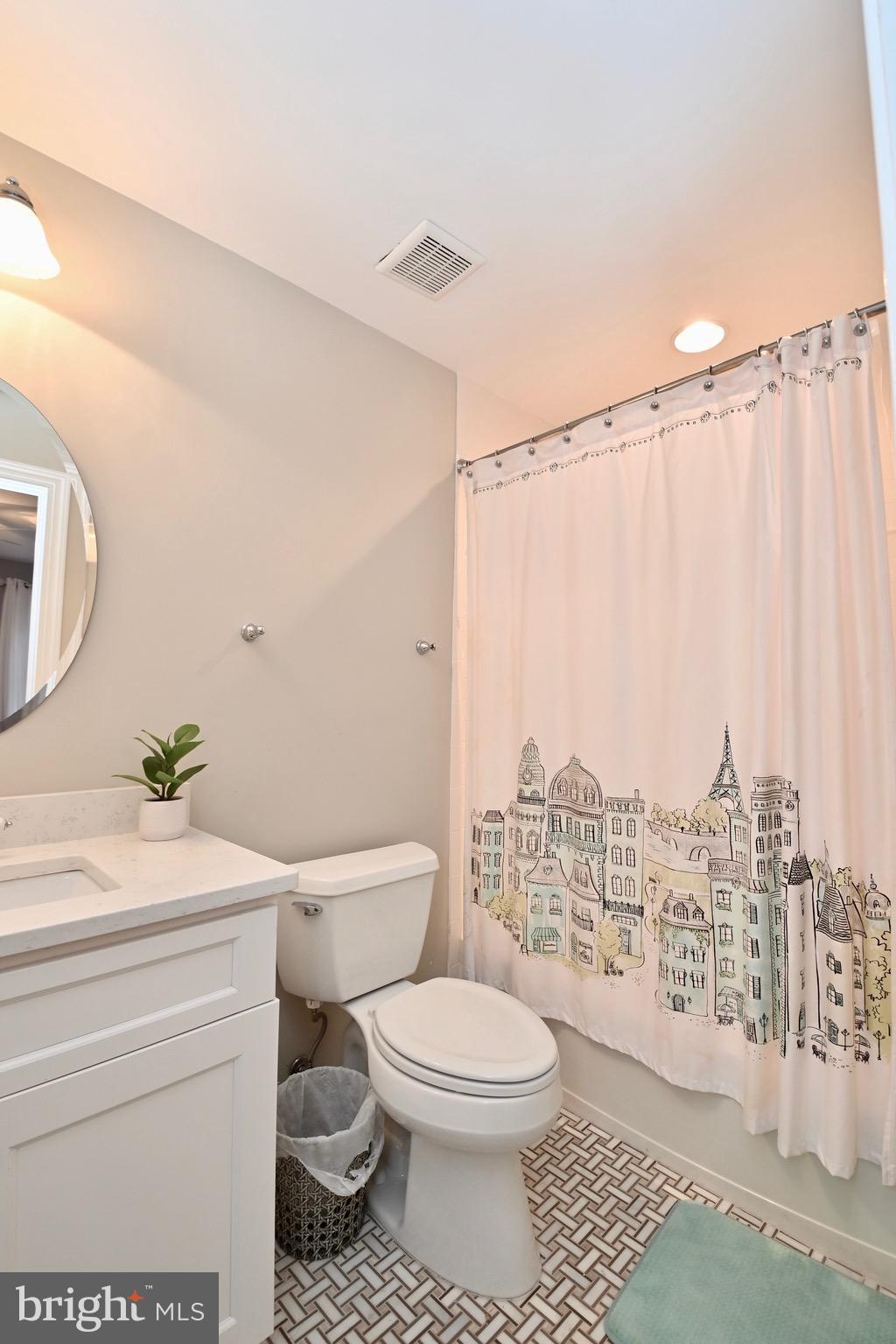 ESTATES AT ROSELAND - Residential