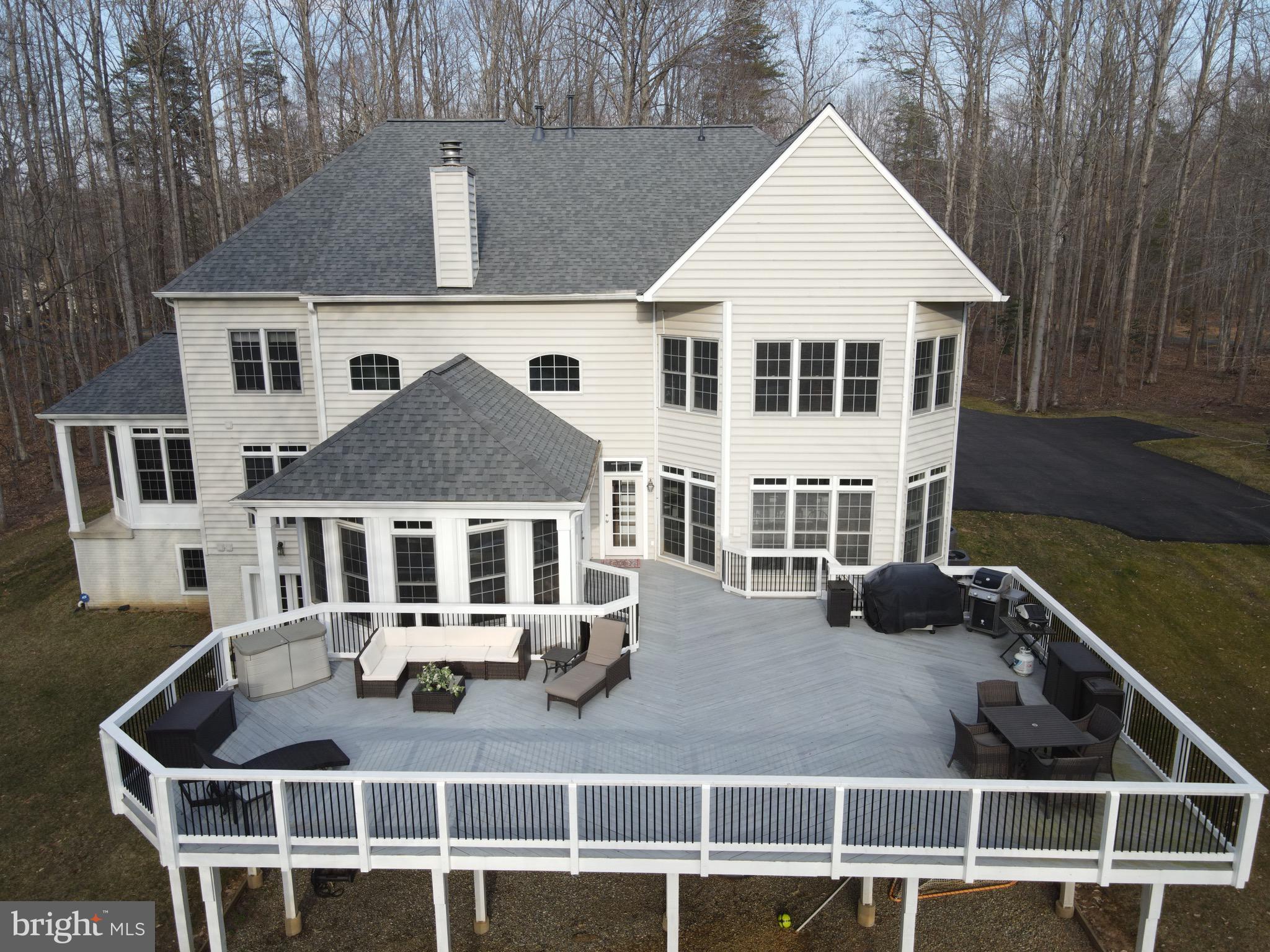 ESTATES AT ROSELAND - Residential