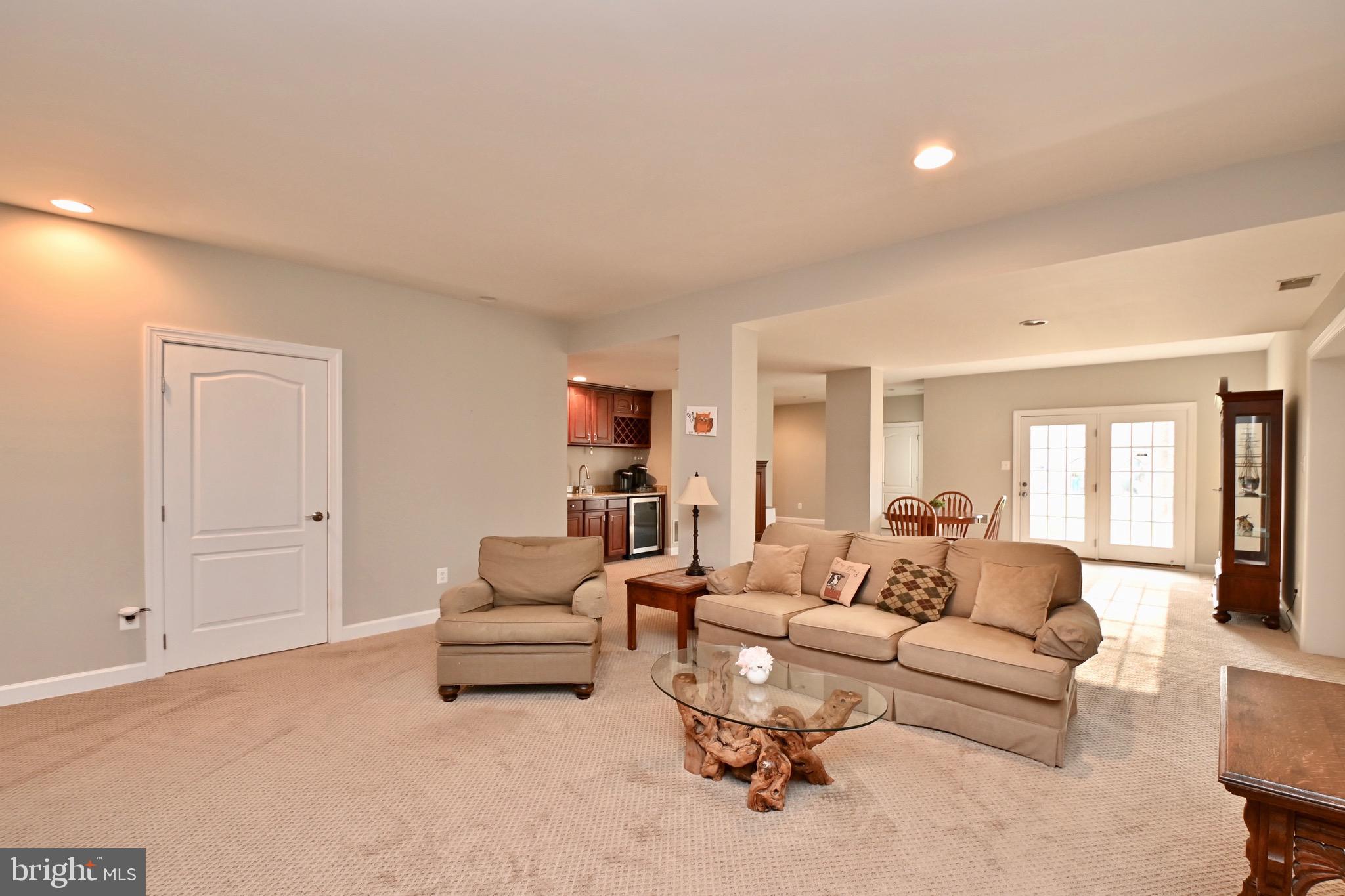 ESTATES AT ROSELAND - Residential