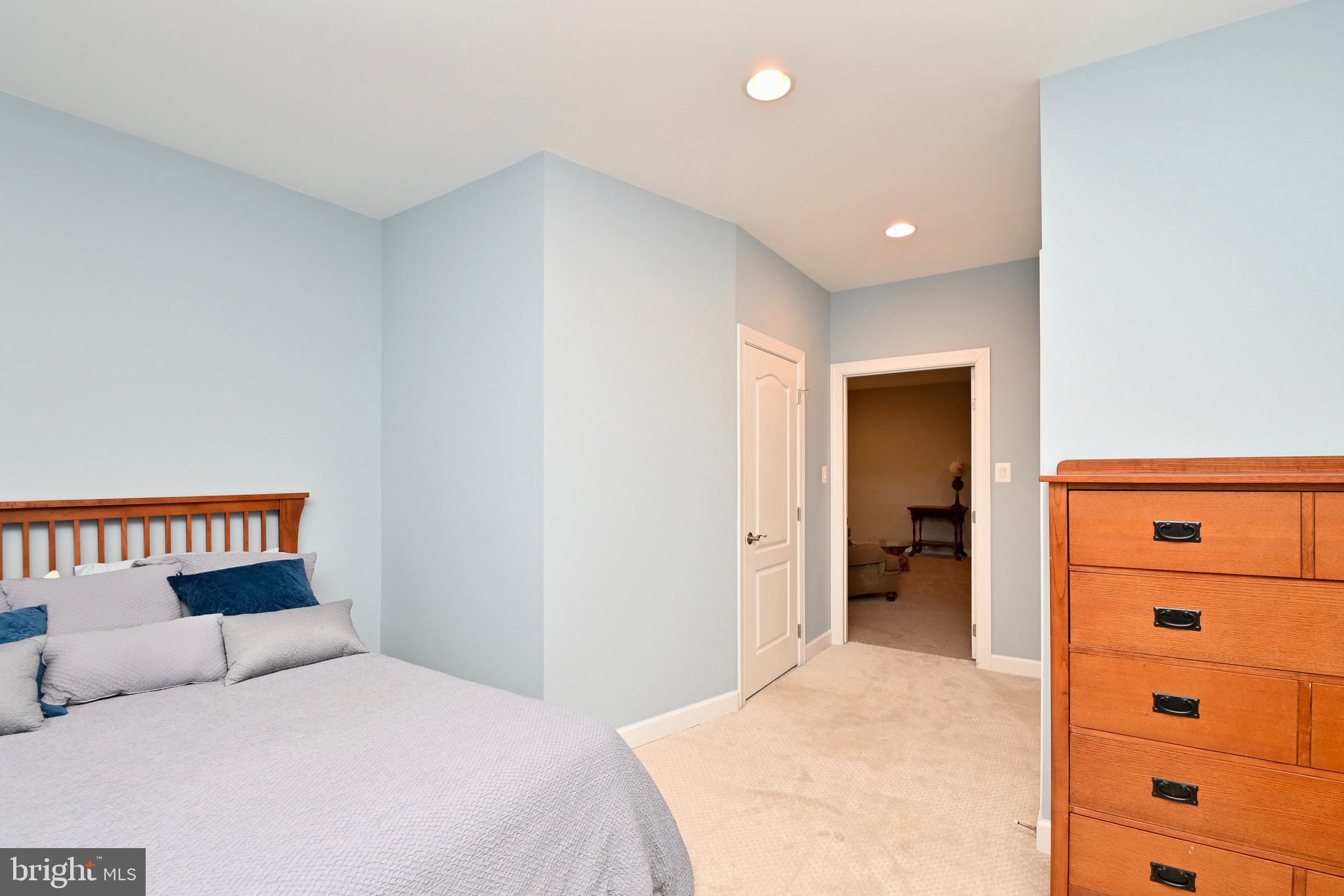 ESTATES AT ROSELAND - Residential