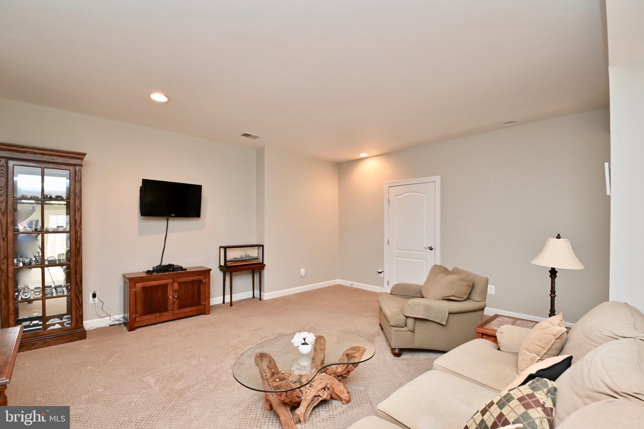 ESTATES AT ROSELAND - Residential