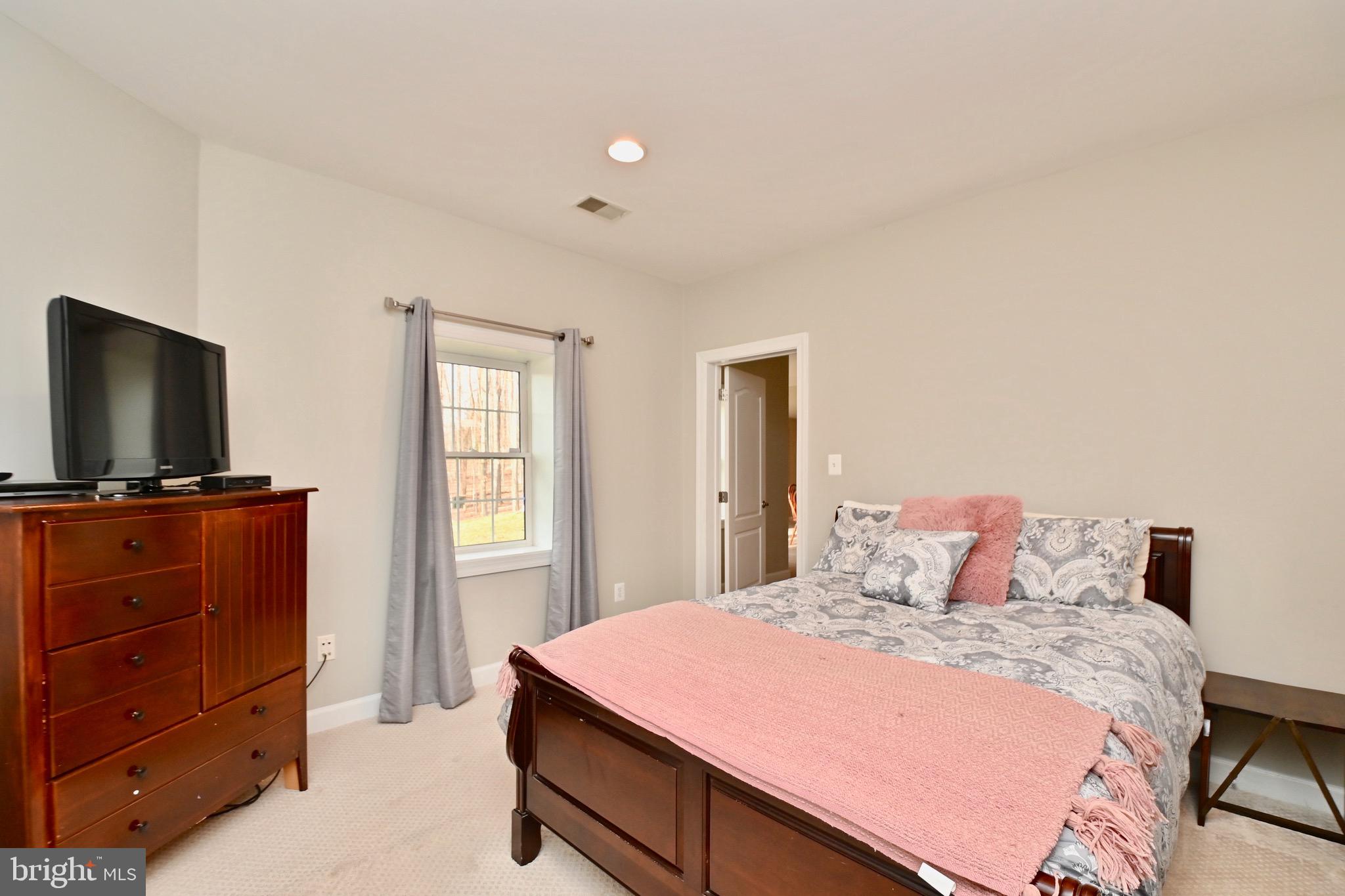 ESTATES AT ROSELAND - Residential