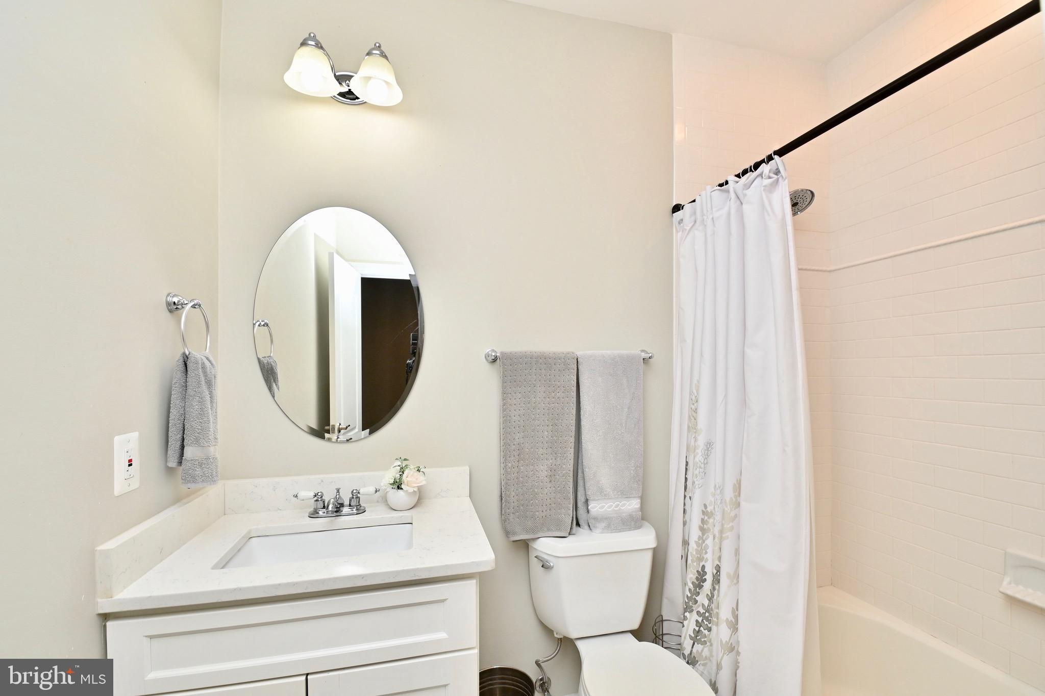 ESTATES AT ROSELAND - Residential